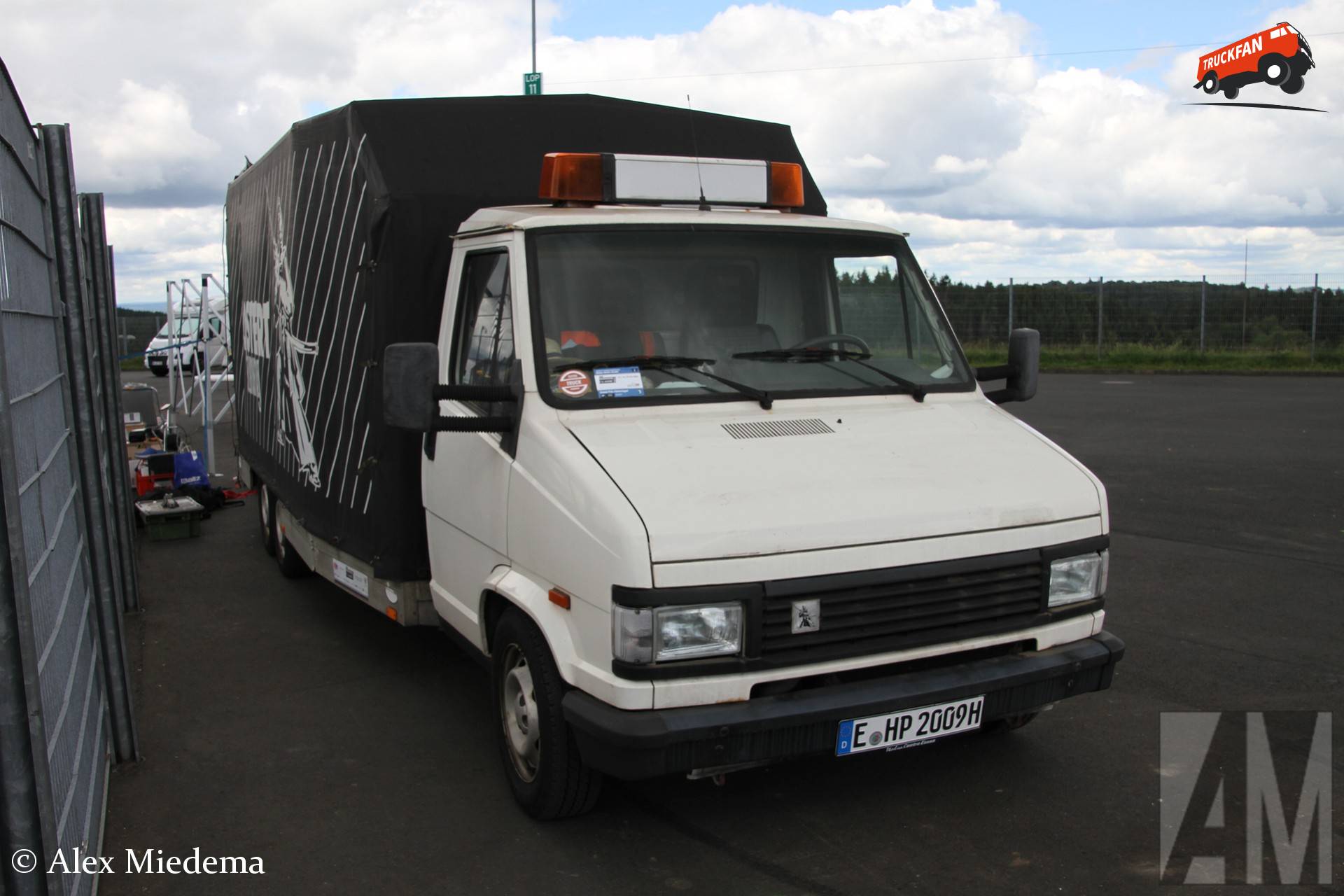 Citroën C25 racetransporter op Nürburgring paddock