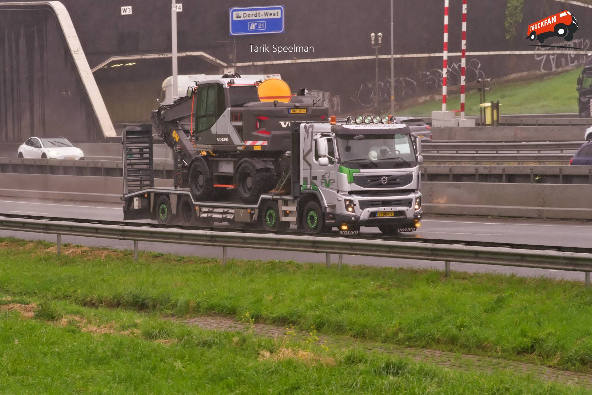 Volvo FMX 2nd Gen vrachtwagen op A16