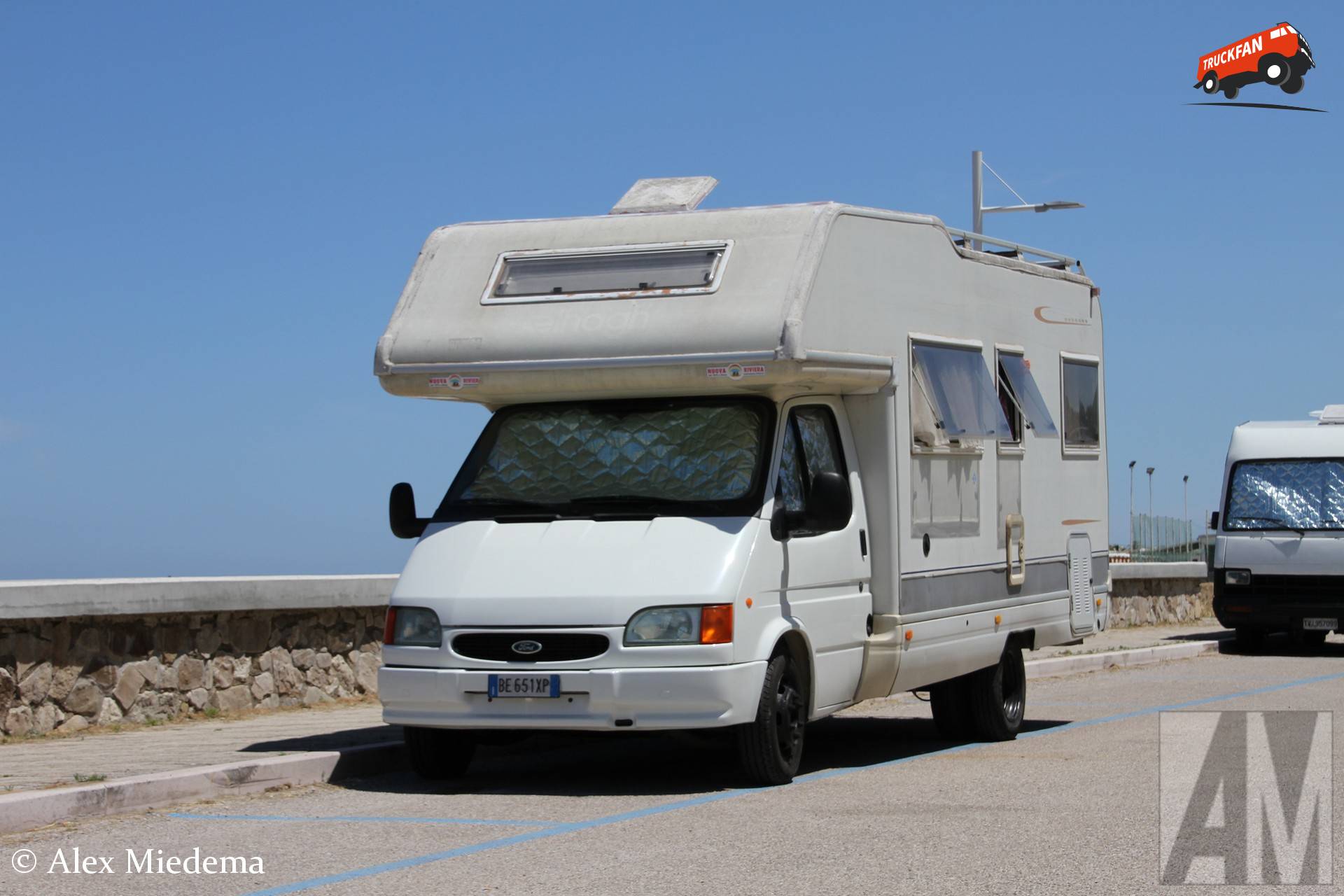 Ford Transit camper in Petacciato, Italië