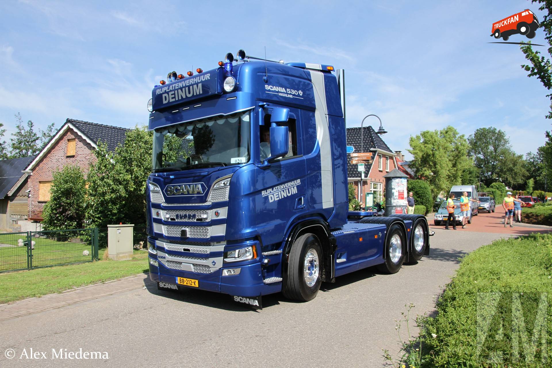 Rijplatenverhuur Deinum Scania 530R met hefbare bogie
