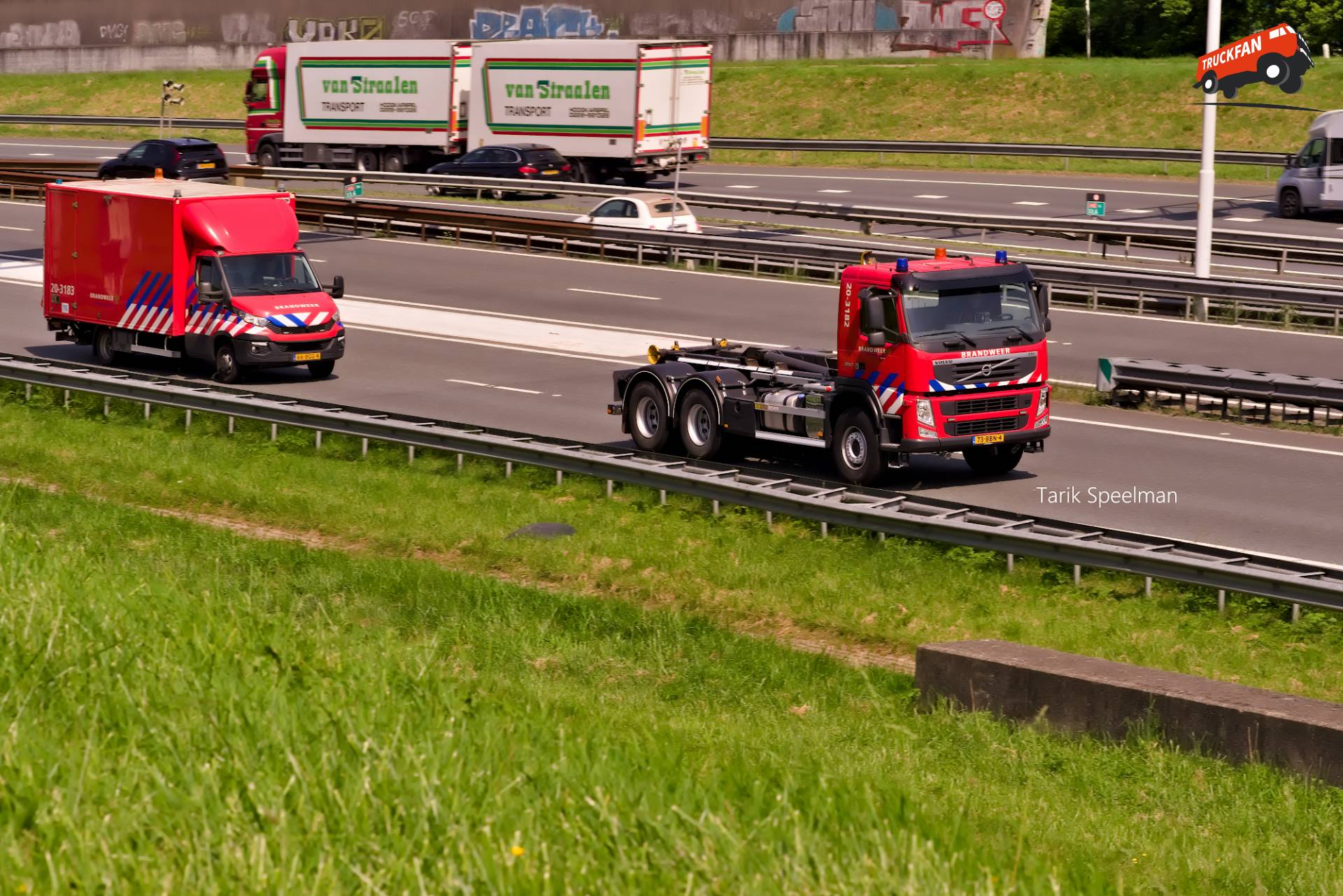 20-3182 en 20-3183, Volvo FM 3rd Gen en Iveco Daily van de Brandweer