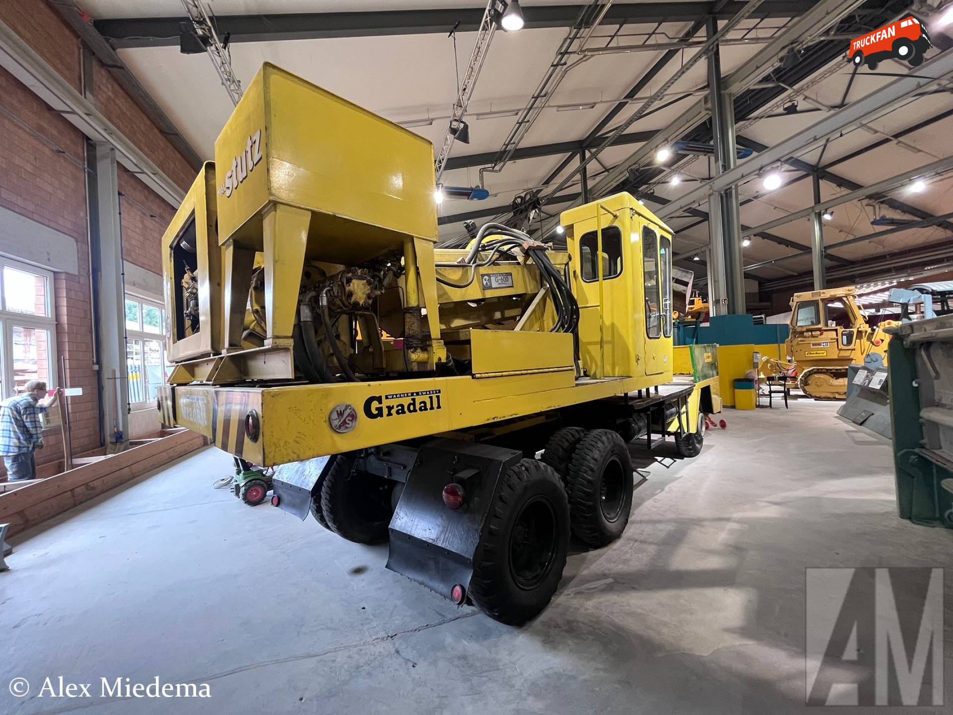 Warner & Swasey Gradall G-600 graafmachine in Ebianum