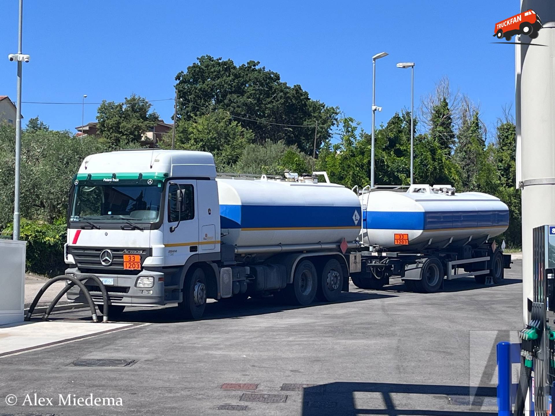 Mercedes-Benz Actros 2544 vrachtwagen in San Marino