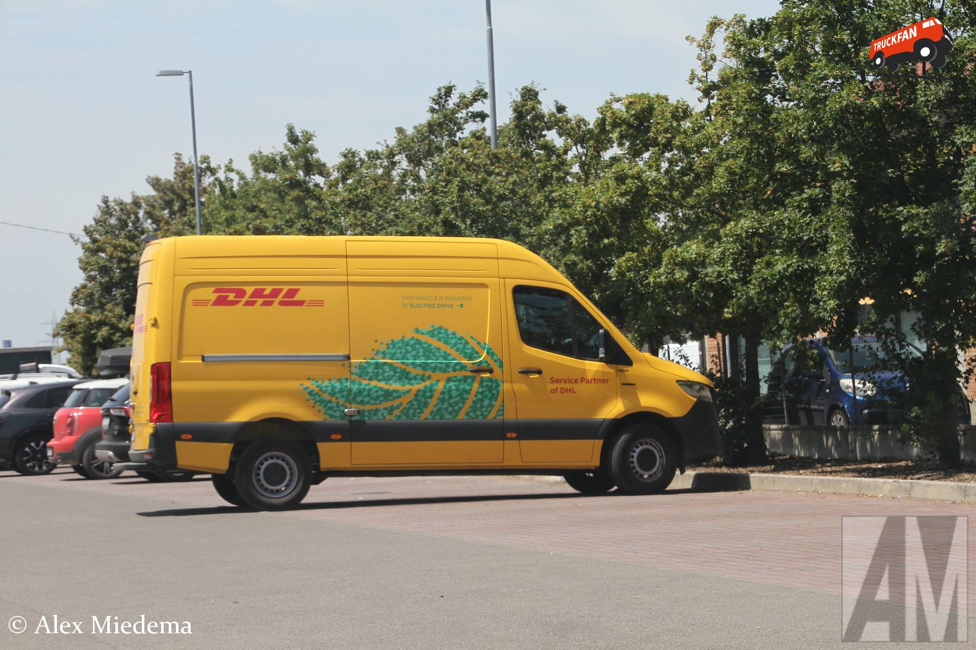 DHL Mercedes-Benz eSprinter in Italië