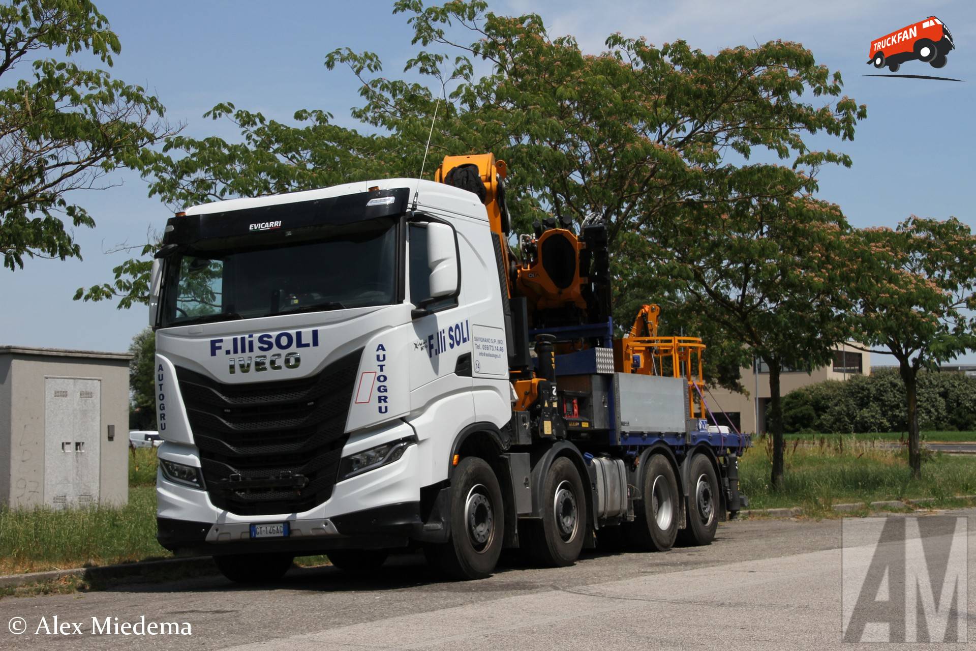 Iveco S-Way truck with loading crane in Funo