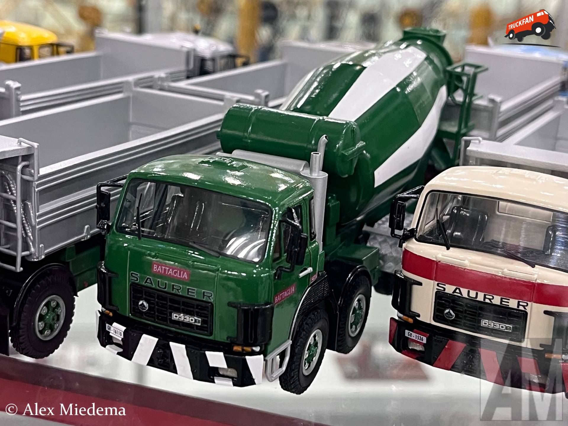 Saurer D330B mixer model in Battaglia colors