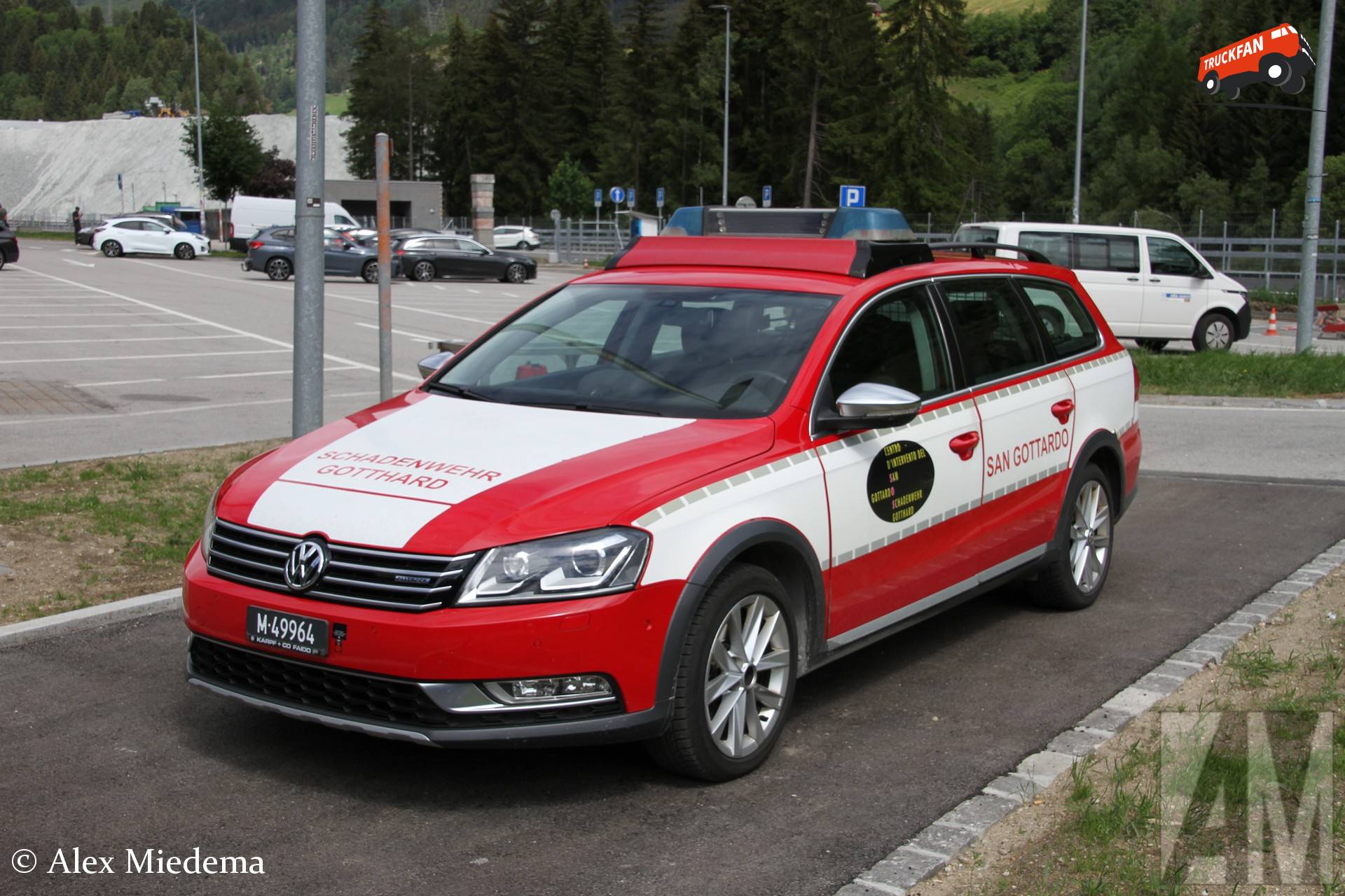 VW Passat van Schadenwehr Gotthard met militair kenteken