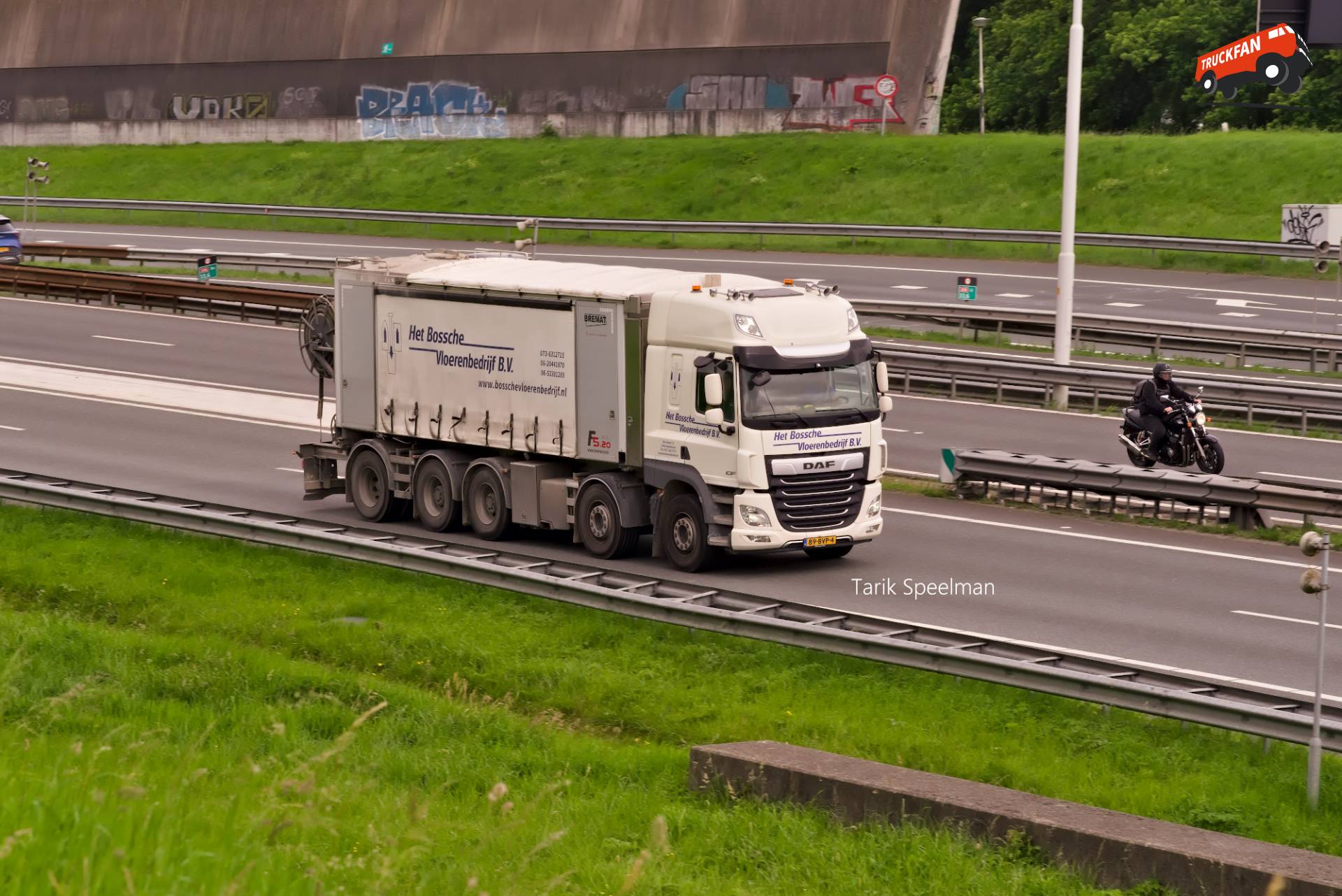 DAF CF 10x4 vrachtwagen met kenteken 89-BVP-4