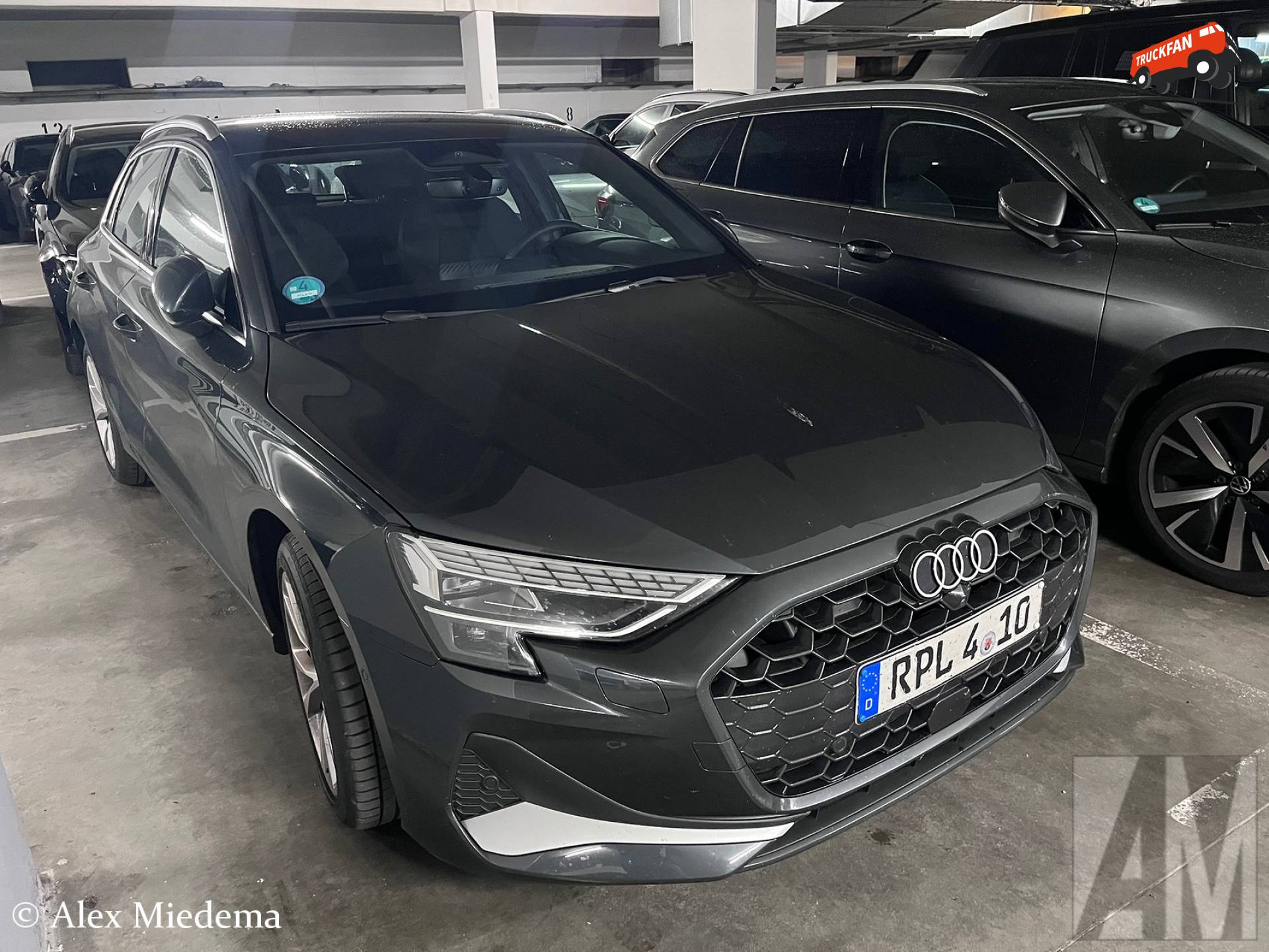 Audi met politiekenteken in Nürburg