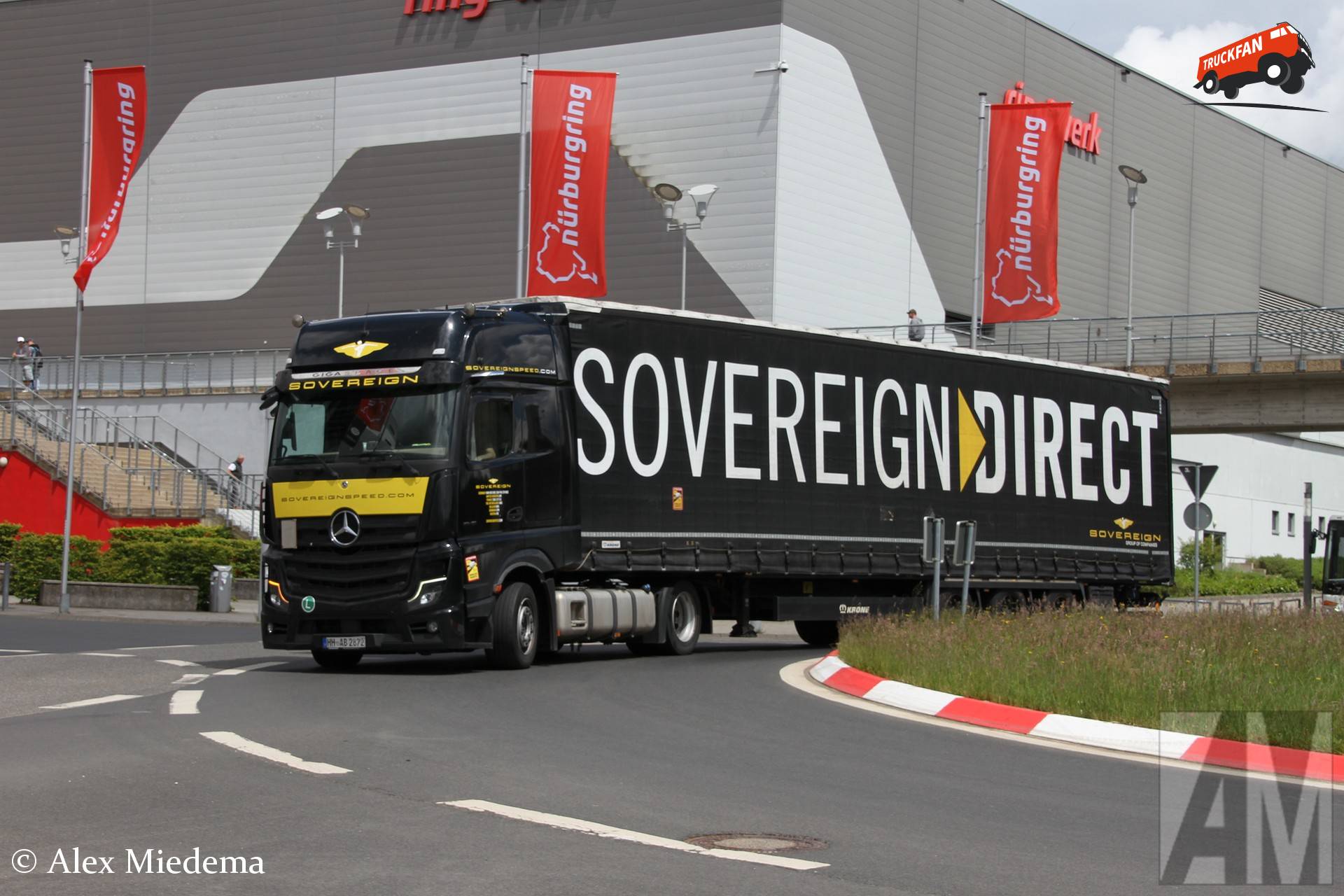 Mercedes-Benz Actros GigaSpace met Krone schuifzeiloplegger