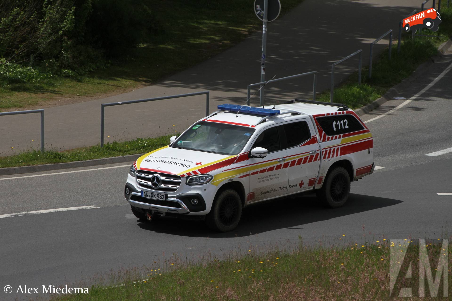 Reddingsvoertuig Mercedes-Benz X-klasse van Deutsches Rotes Kreuz
