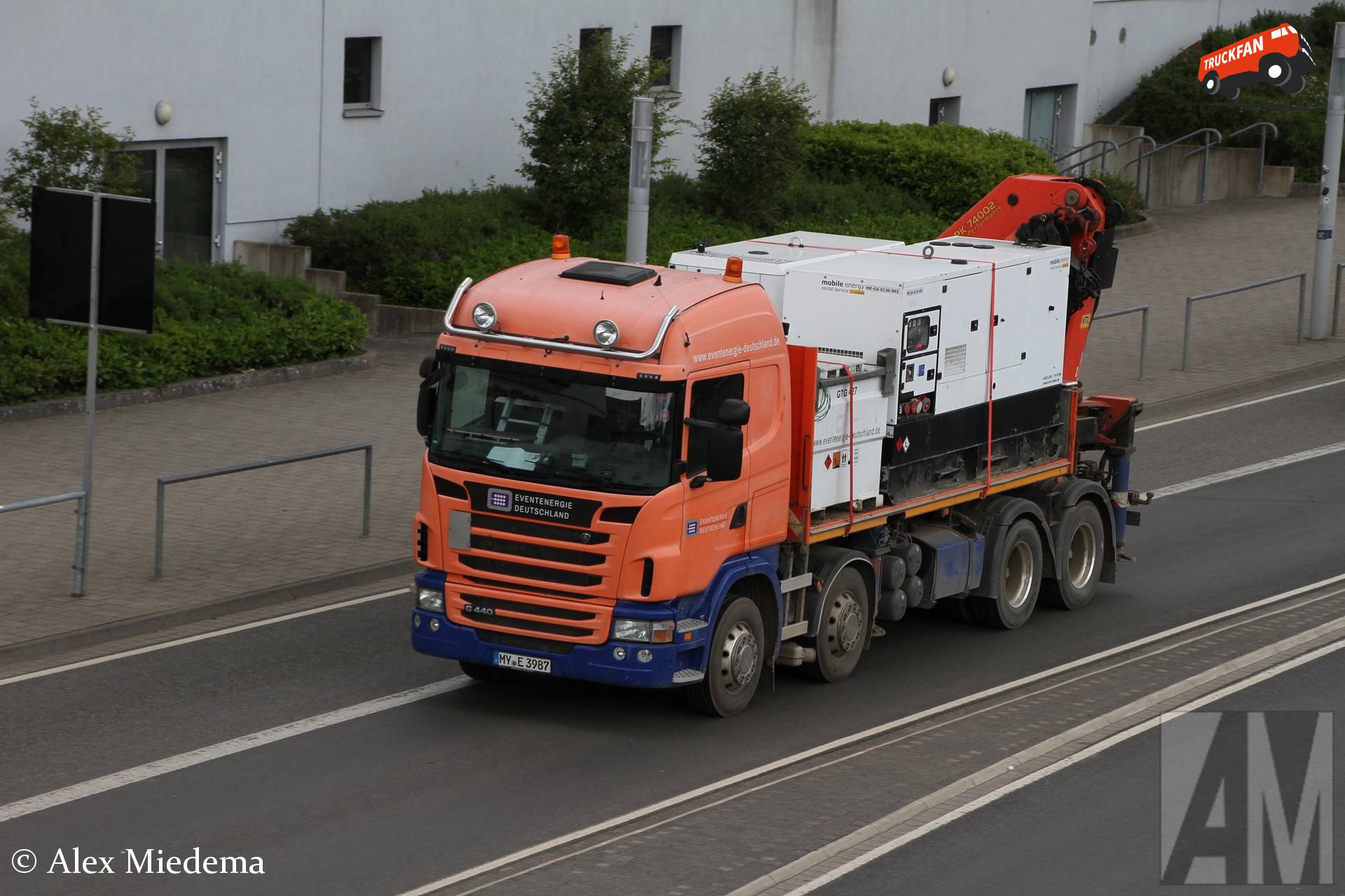 Scania G440 met Palfinger laadkraan bij Nürburgring Boulevard