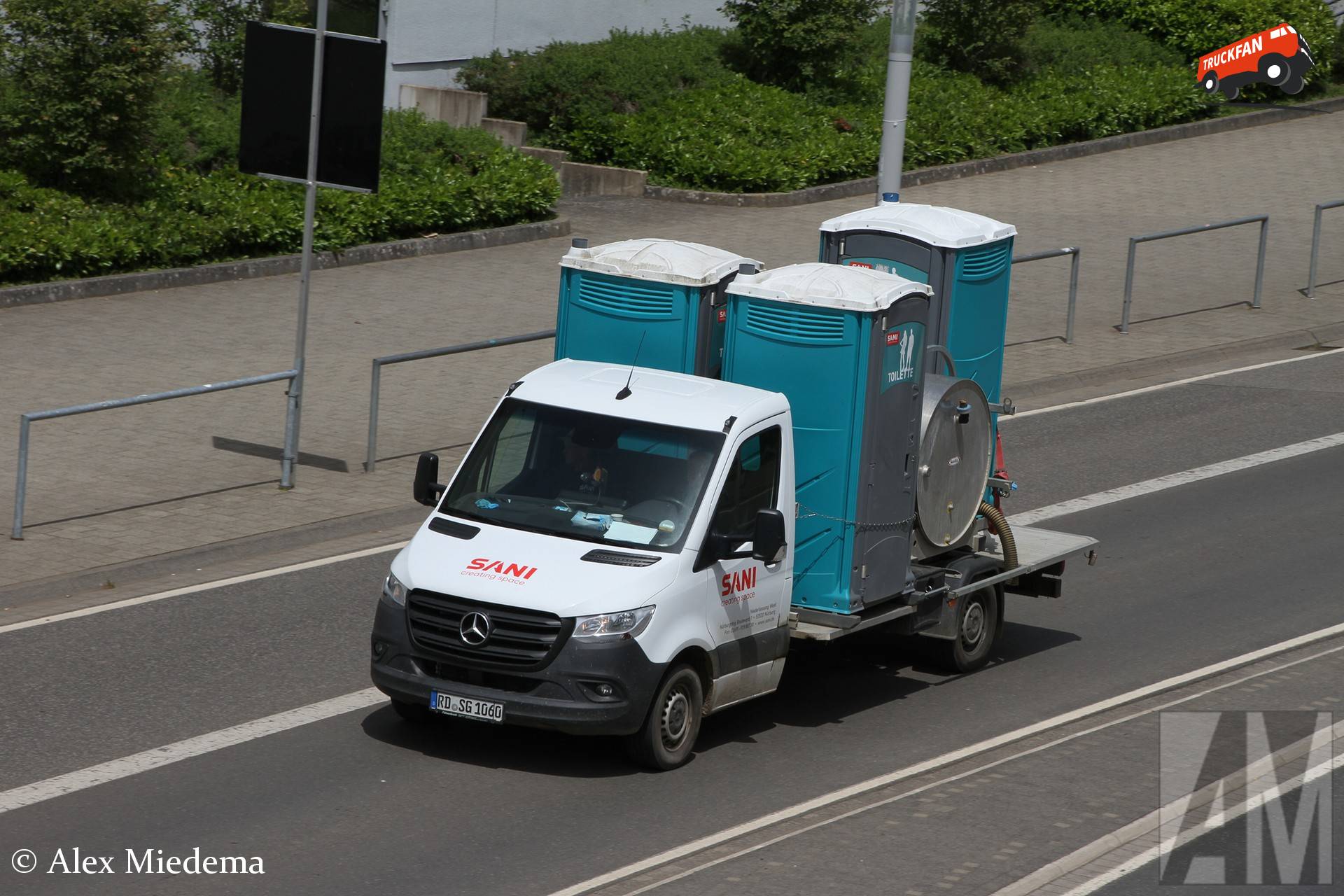 Sani toilettenzuiger op Mercedes-Benz Sprinter basis