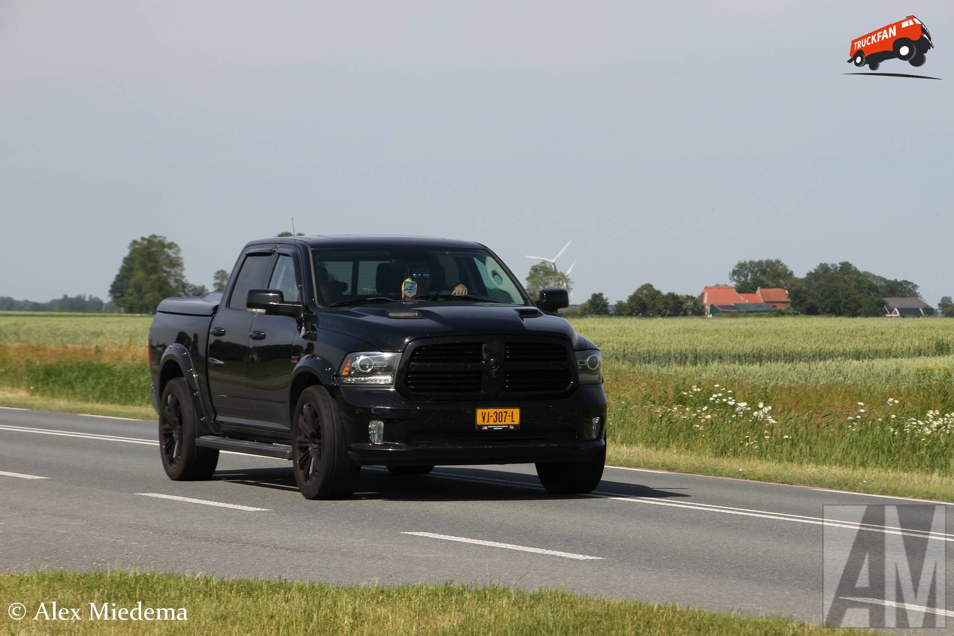 Ram 1500 op N357 tussen Blije en Holwert
