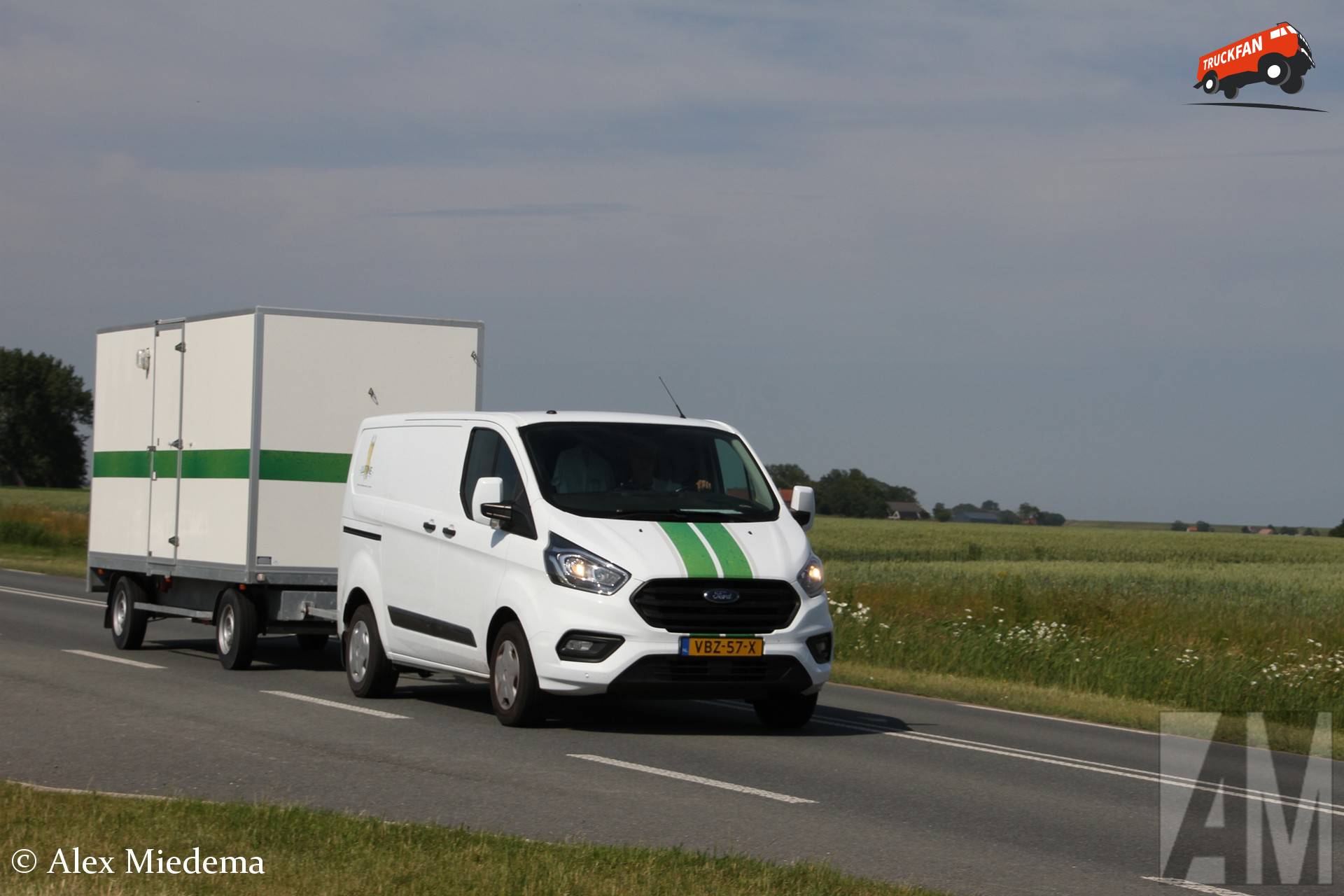 Ford Transit Custom op N357 tussen Blije en Holwert