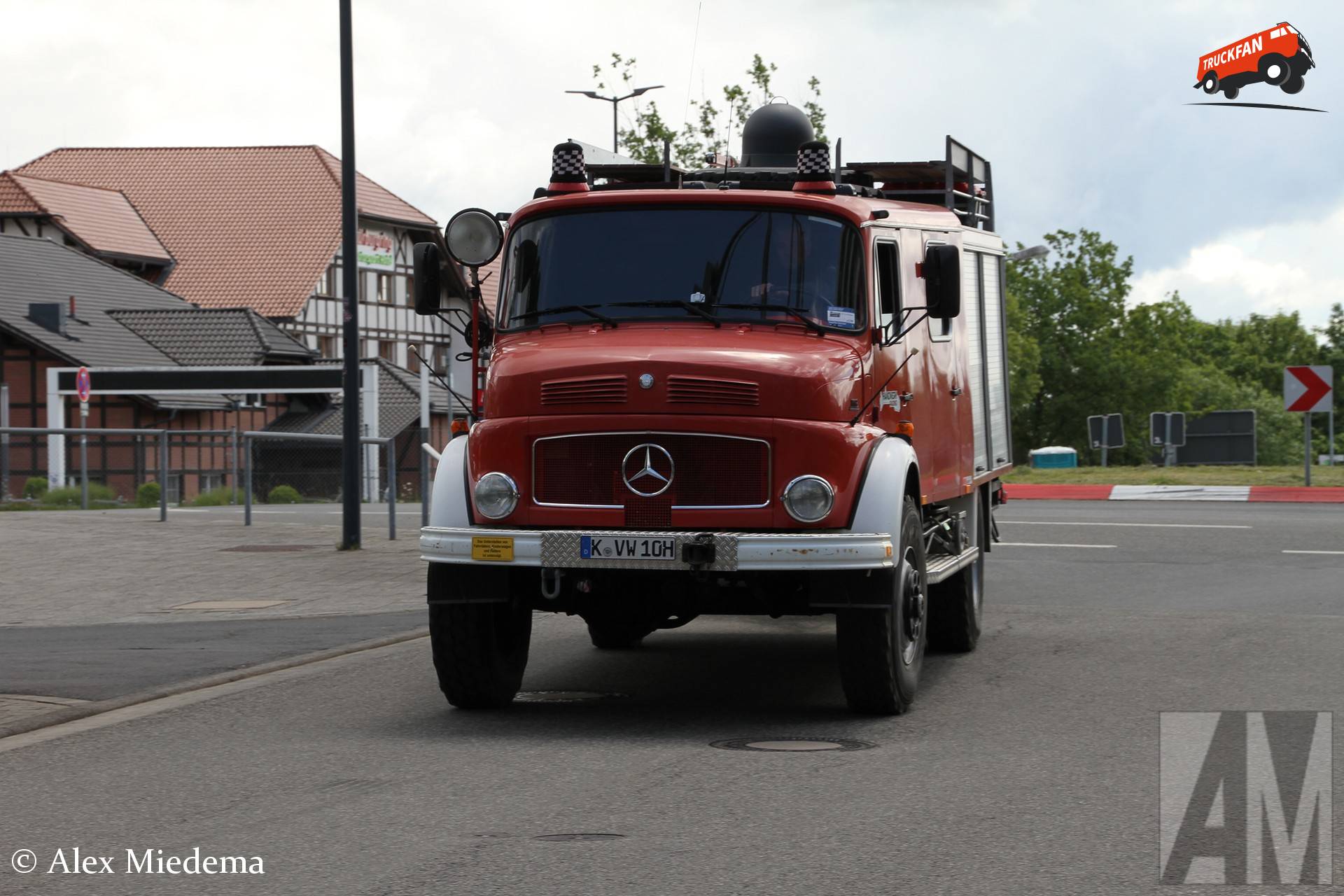 Mercedes-Benz LAF1113 racetransporter op Nürburgring Boulevard