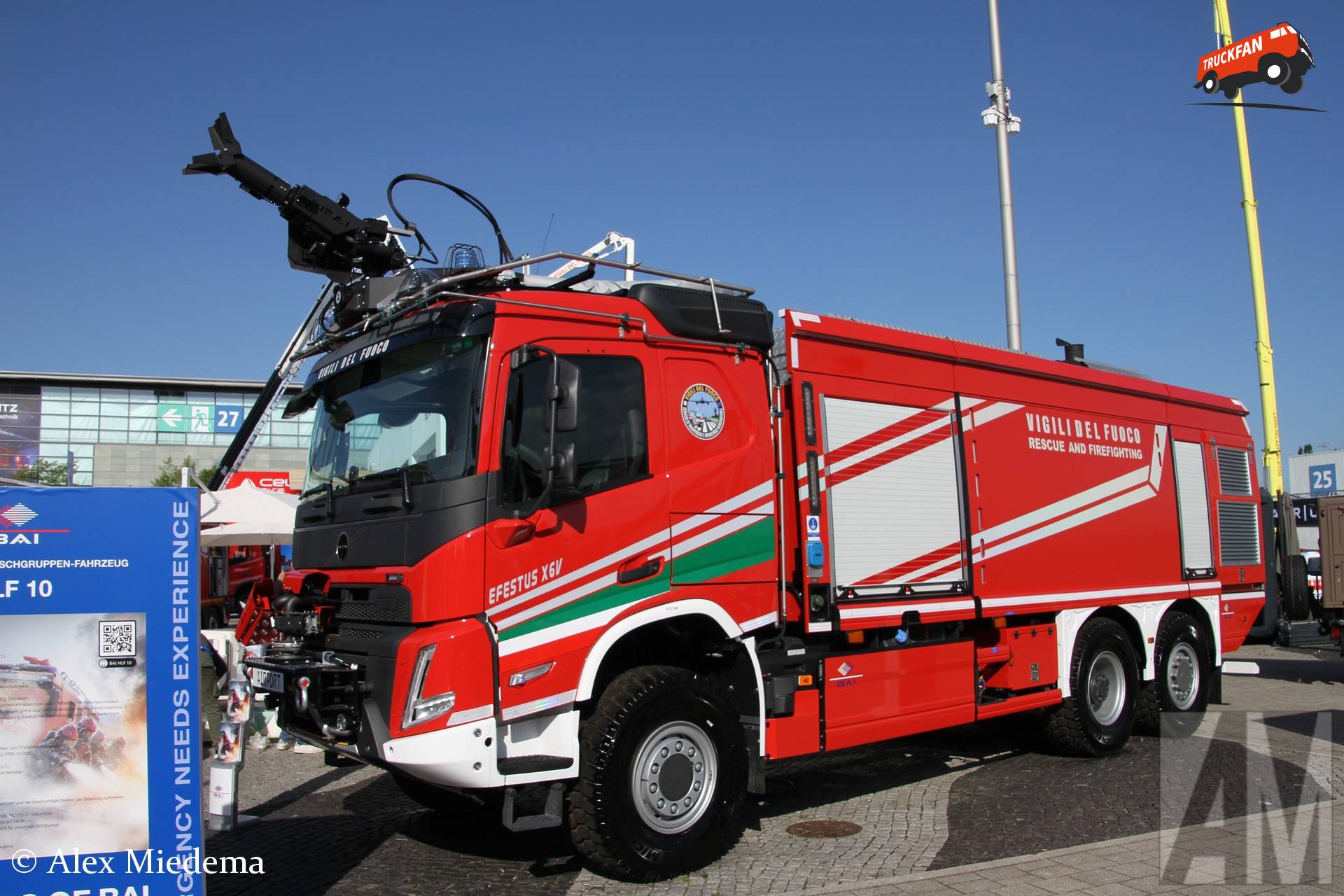 Volvo FMX zonder koplamproosters op Interschutz beurs