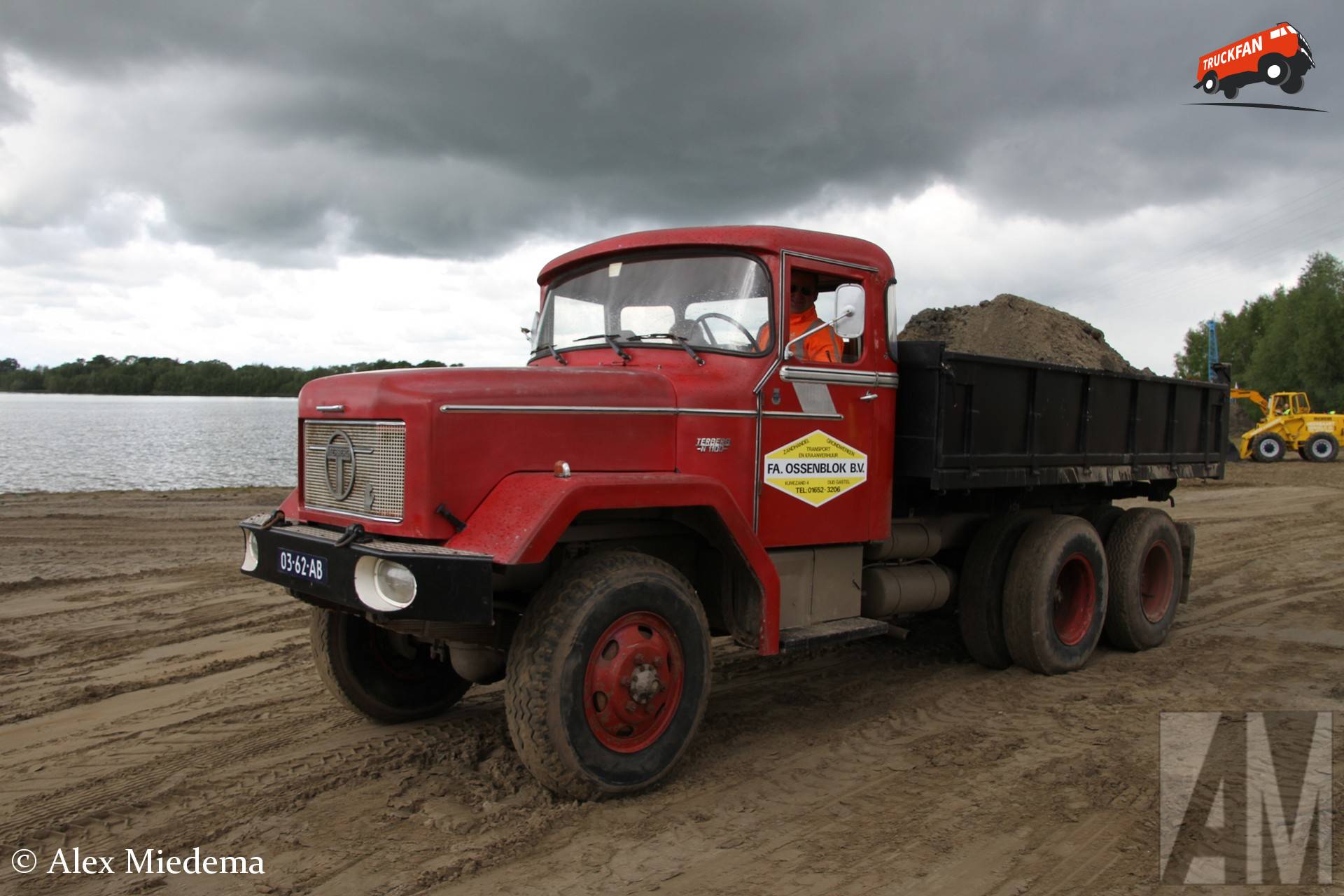 Terberg N1100 bij Zandput De Dormelaar in Markelo