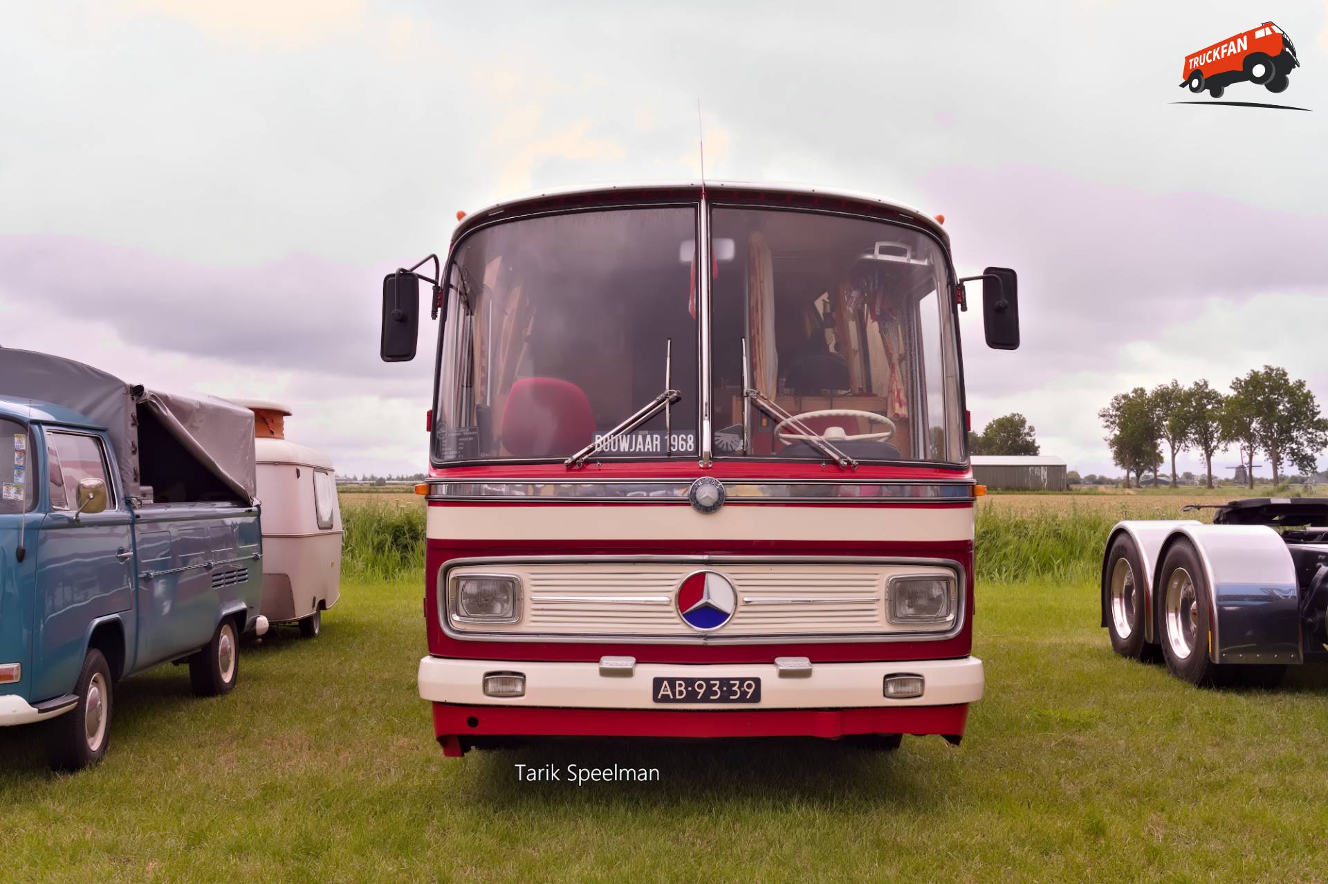Mercedes-Benz O 302 bus AB-93-39 in Hensbroek