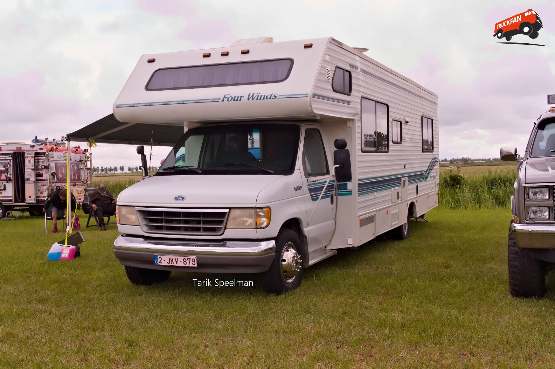Ford E350 camper met kenteken 2-JKV-879