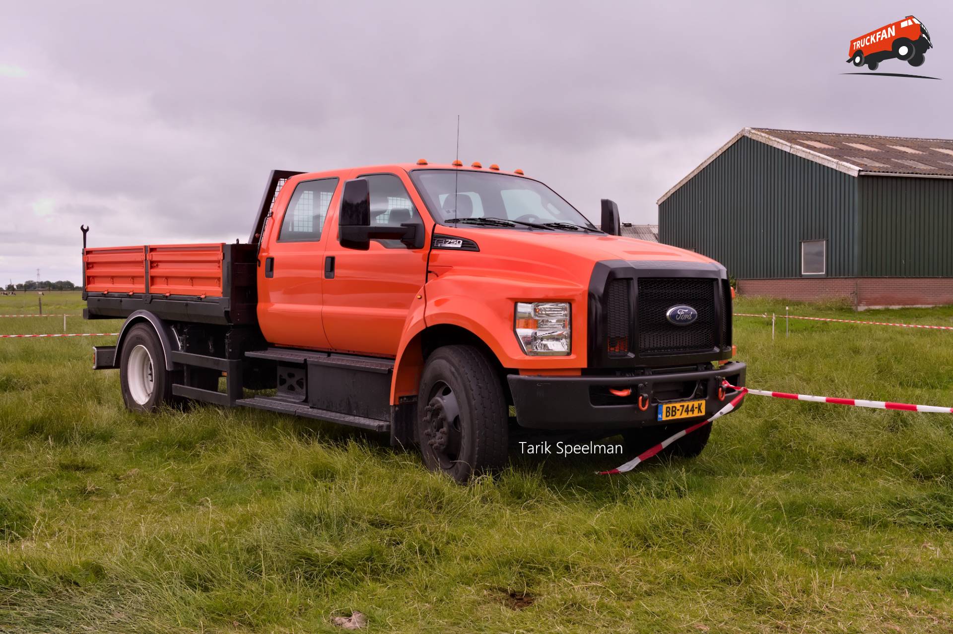 Ford F750 Pick-Up Truck