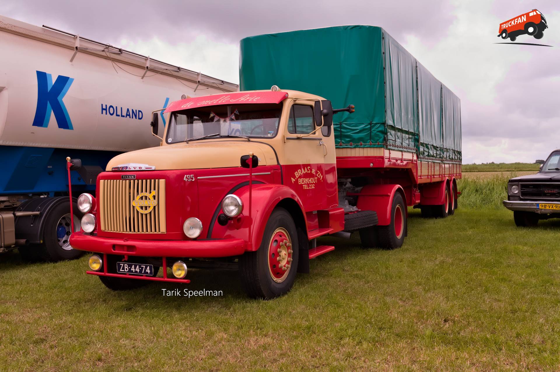 Volvo L495 met kenteken ZB-44-74 in Hensbroek
