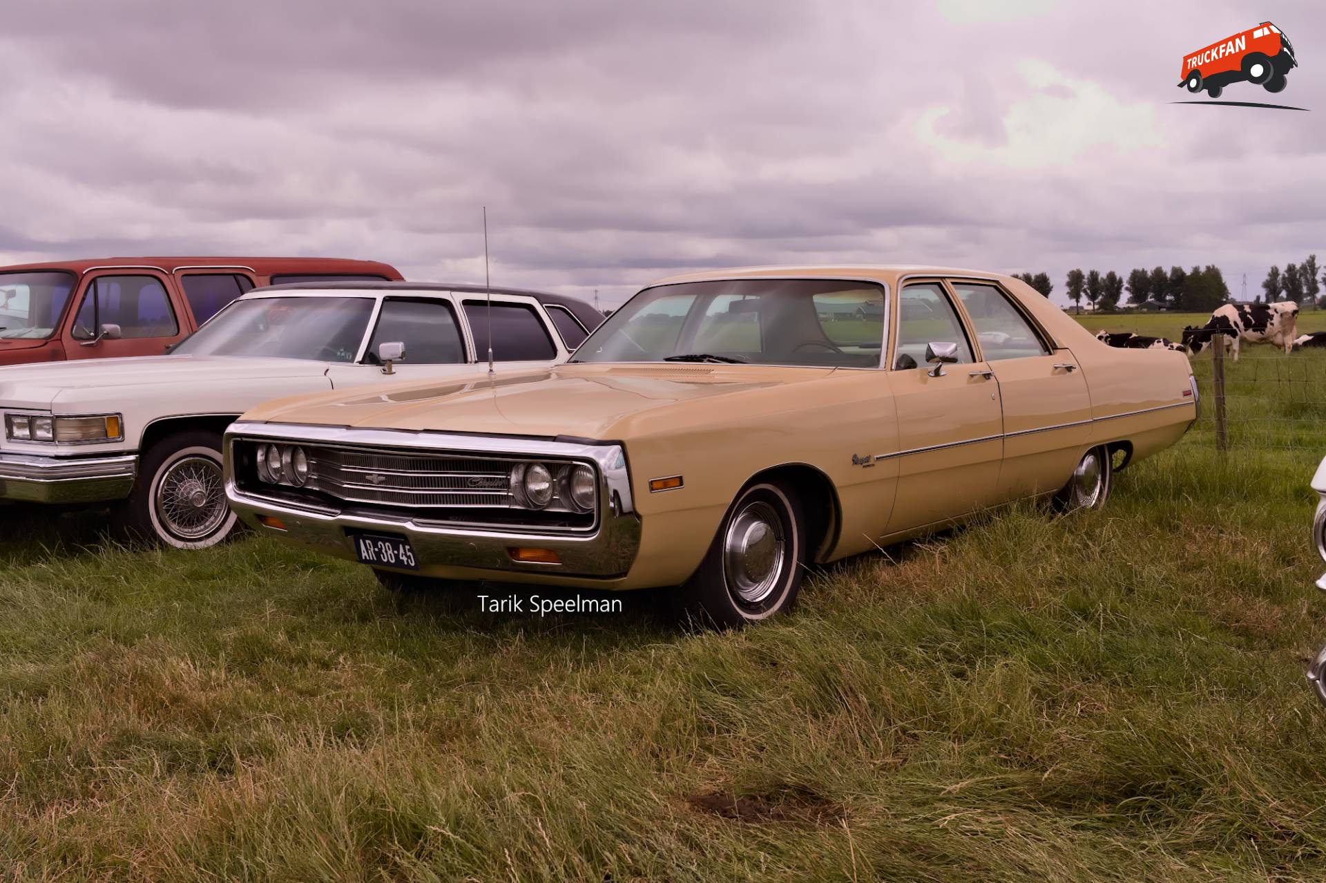Chrysler Newport personenauto in Hensbroek