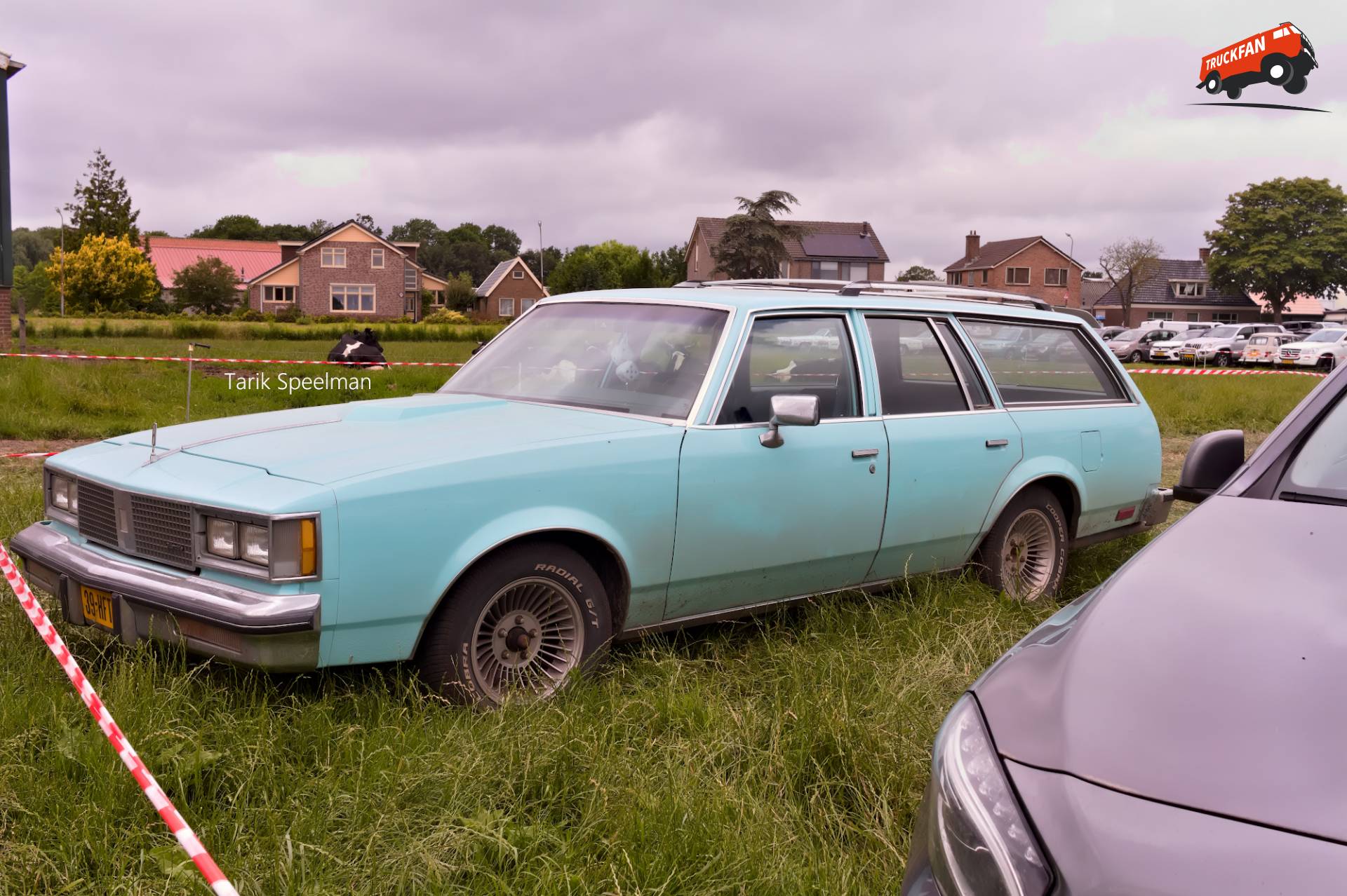 Oldsmobile personenauto op historisch festival in Hensbroek