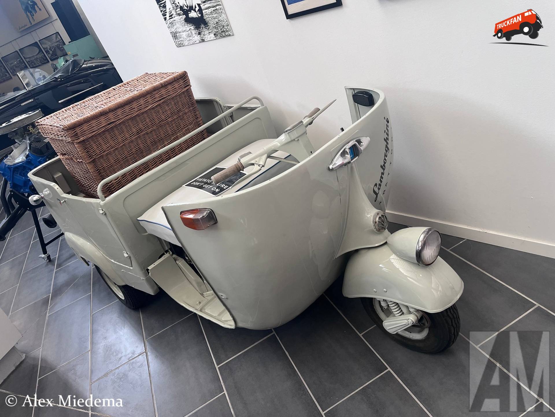 Familie Lamborghini's Piaggio Ape Car in Bologna
