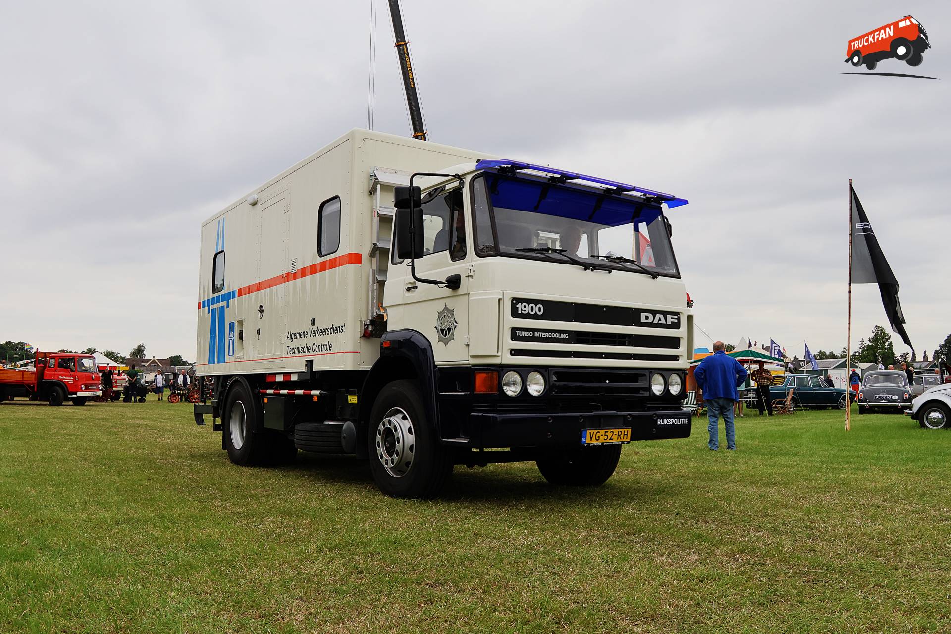 DAF 1900 vrachtwagen van de Rijkspolitie