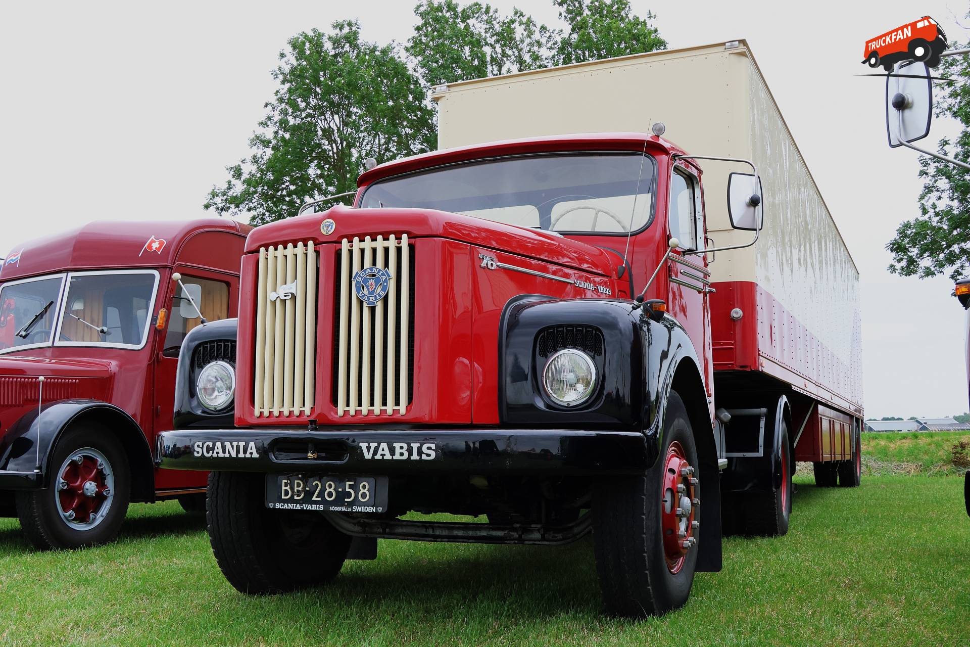 Scania-Vabis L76 op historisch festival in Hensbroek
