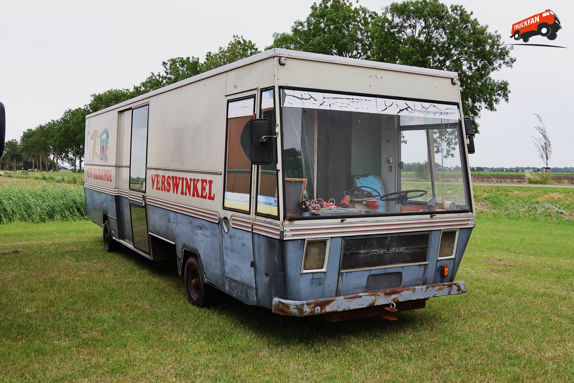 Spijkstaal rijdende winkel op historisch festival