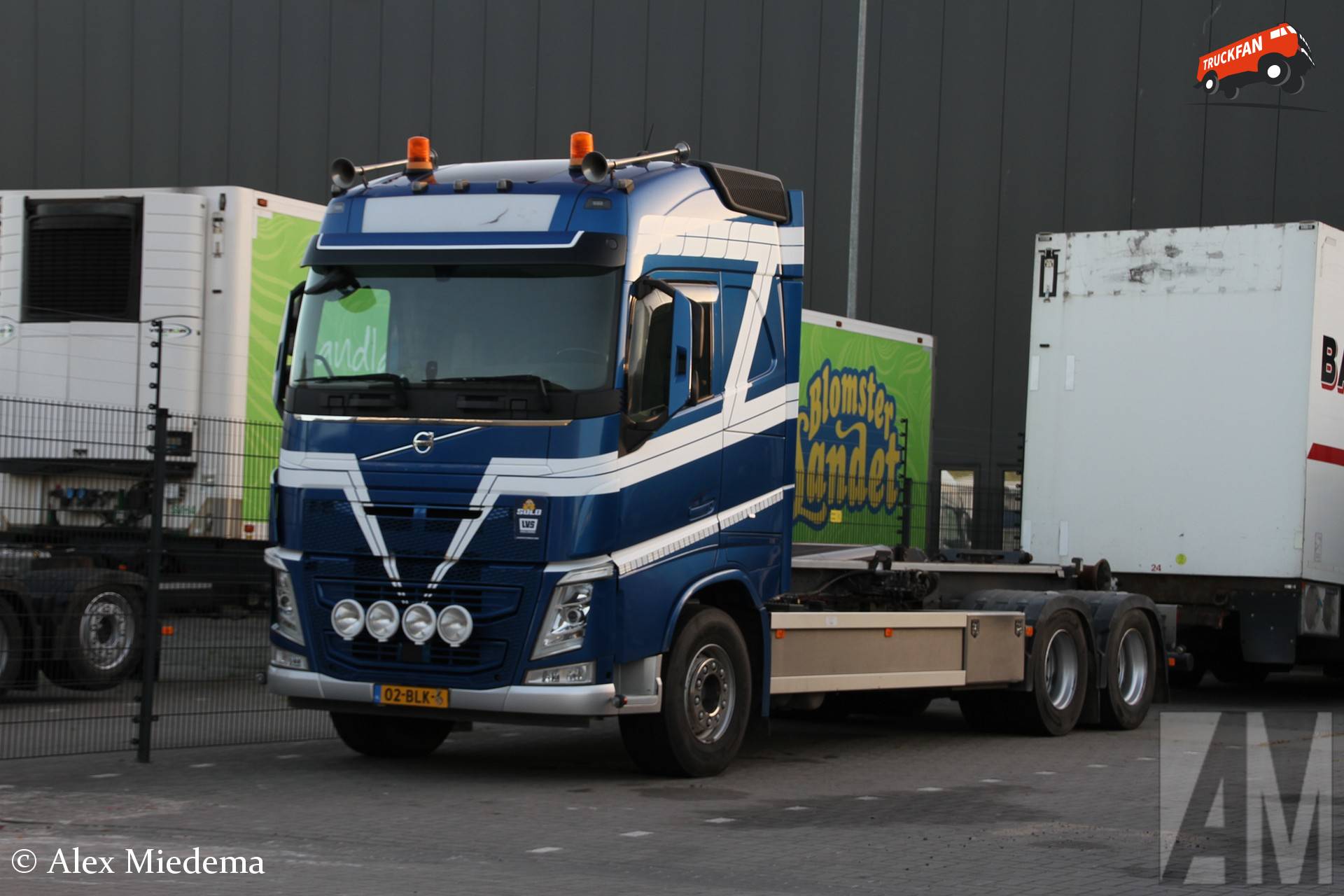 Volvo FH vrachtwagen bij LVS Leeuwarden
