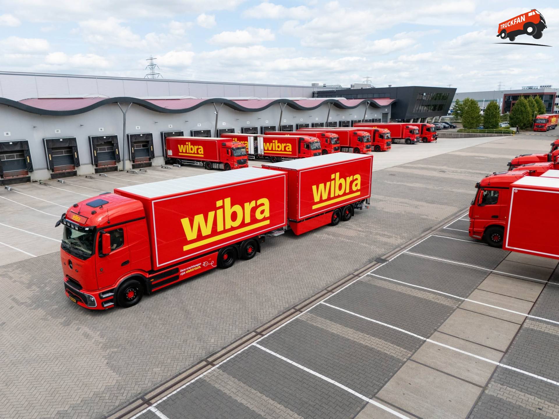 Mercedes-Benz eActros 600 vrachtwagen met Trias aanhangwagen