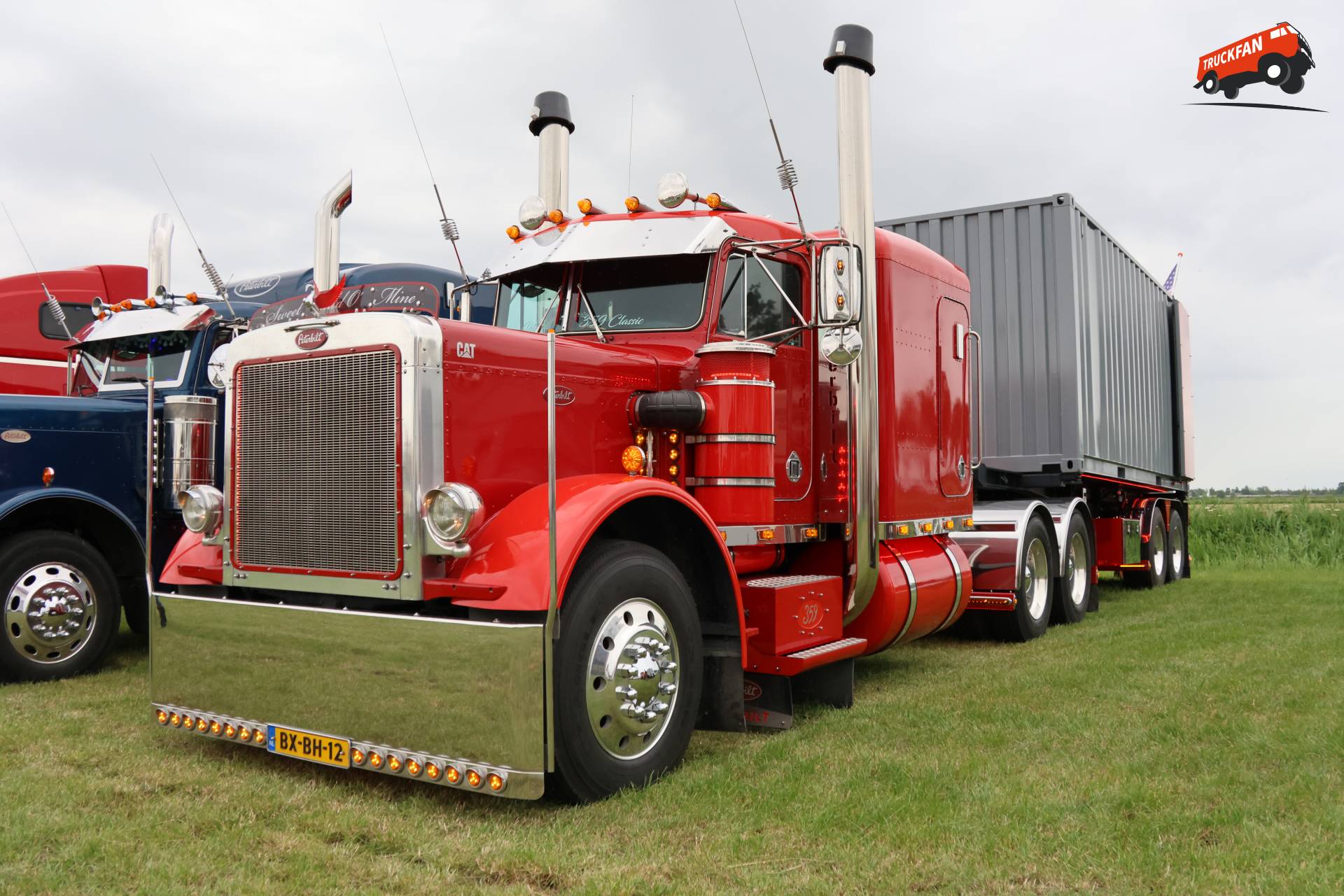 Peterbilt 359 at the Historical Festival in Hensbroek