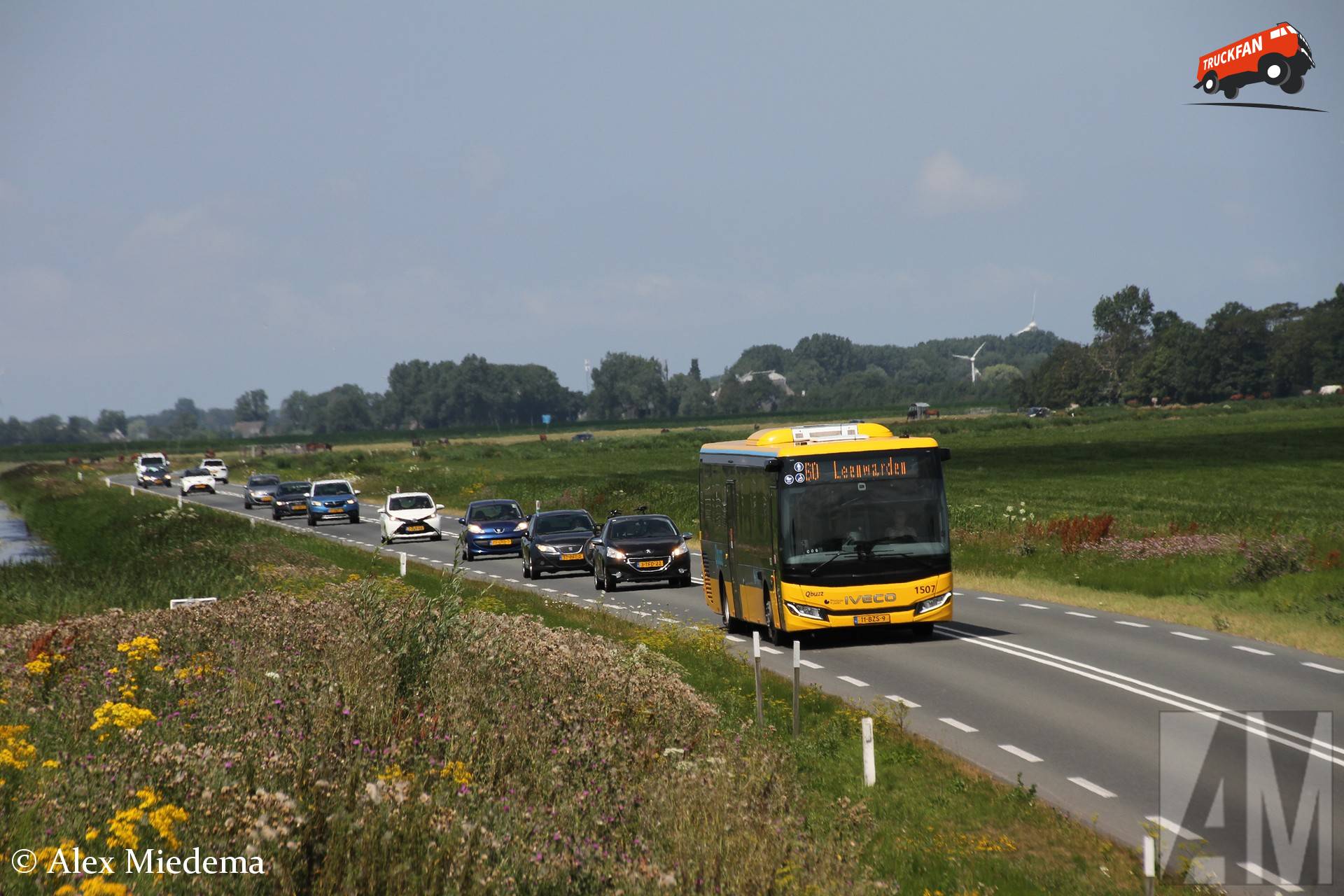 Iveco Crossway LE bus 1507 bij viaduct tussen Stiens en Bitgummole