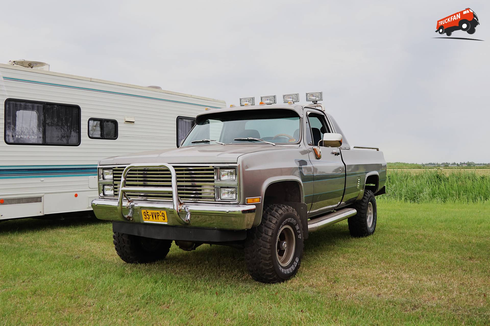 Chevrolet K10 op historisch festival in Hensbroek