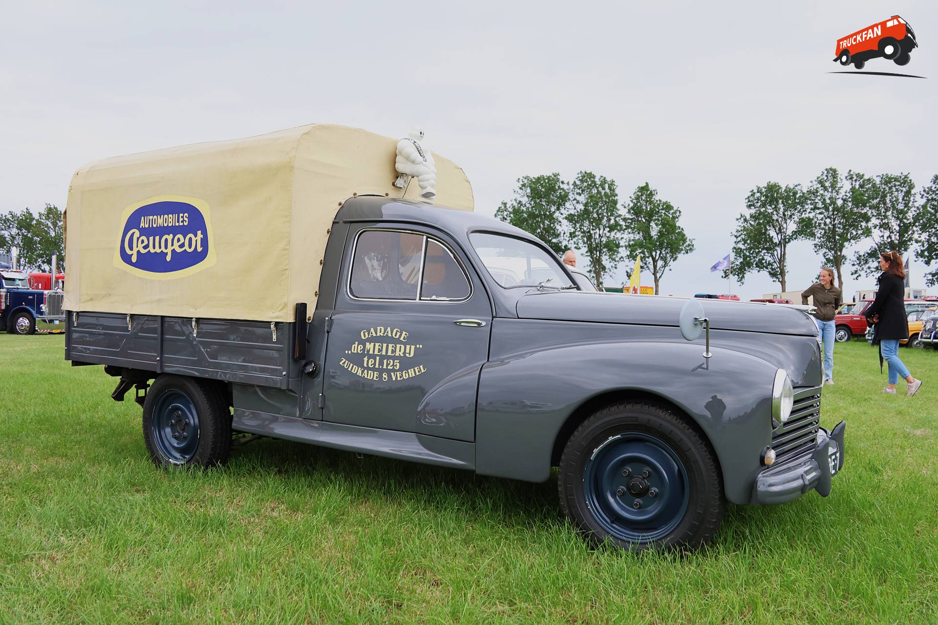 Peugeot 203 bij Historisch Festival in Hensbroek
