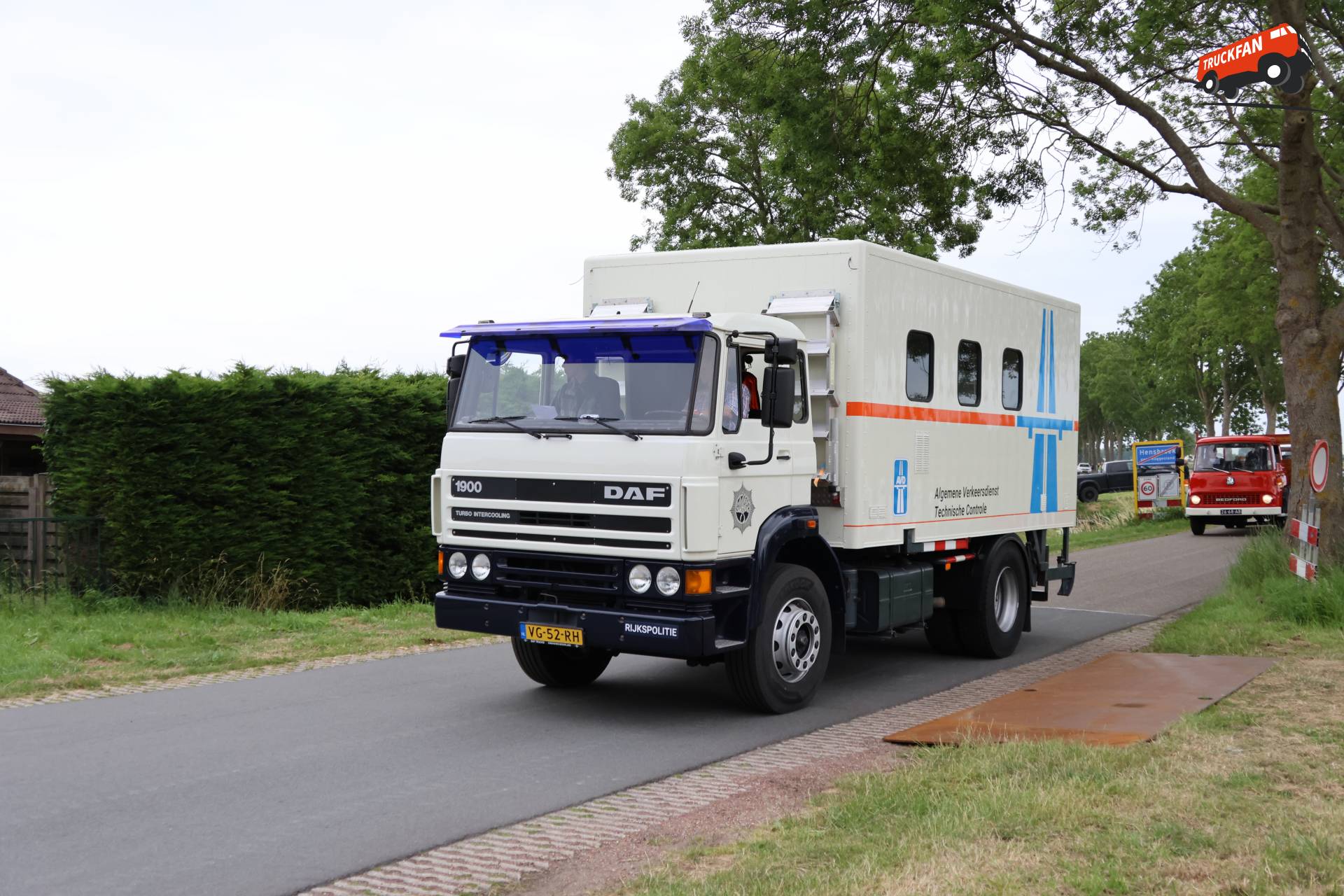 DAF 1900 bij historisch festival in Hensbroek
