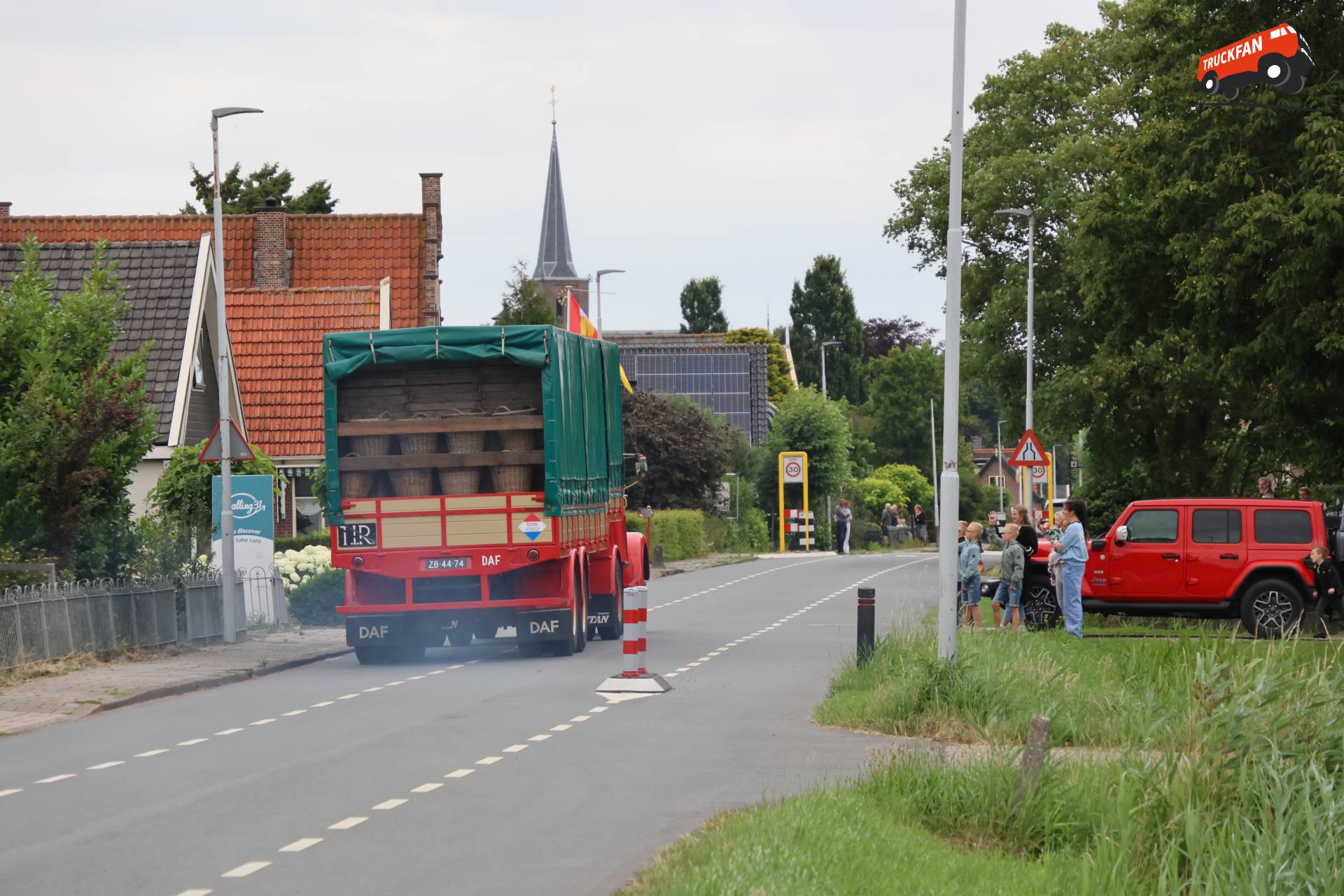 DAF oplegger op Historisch Festival in Hensbroek