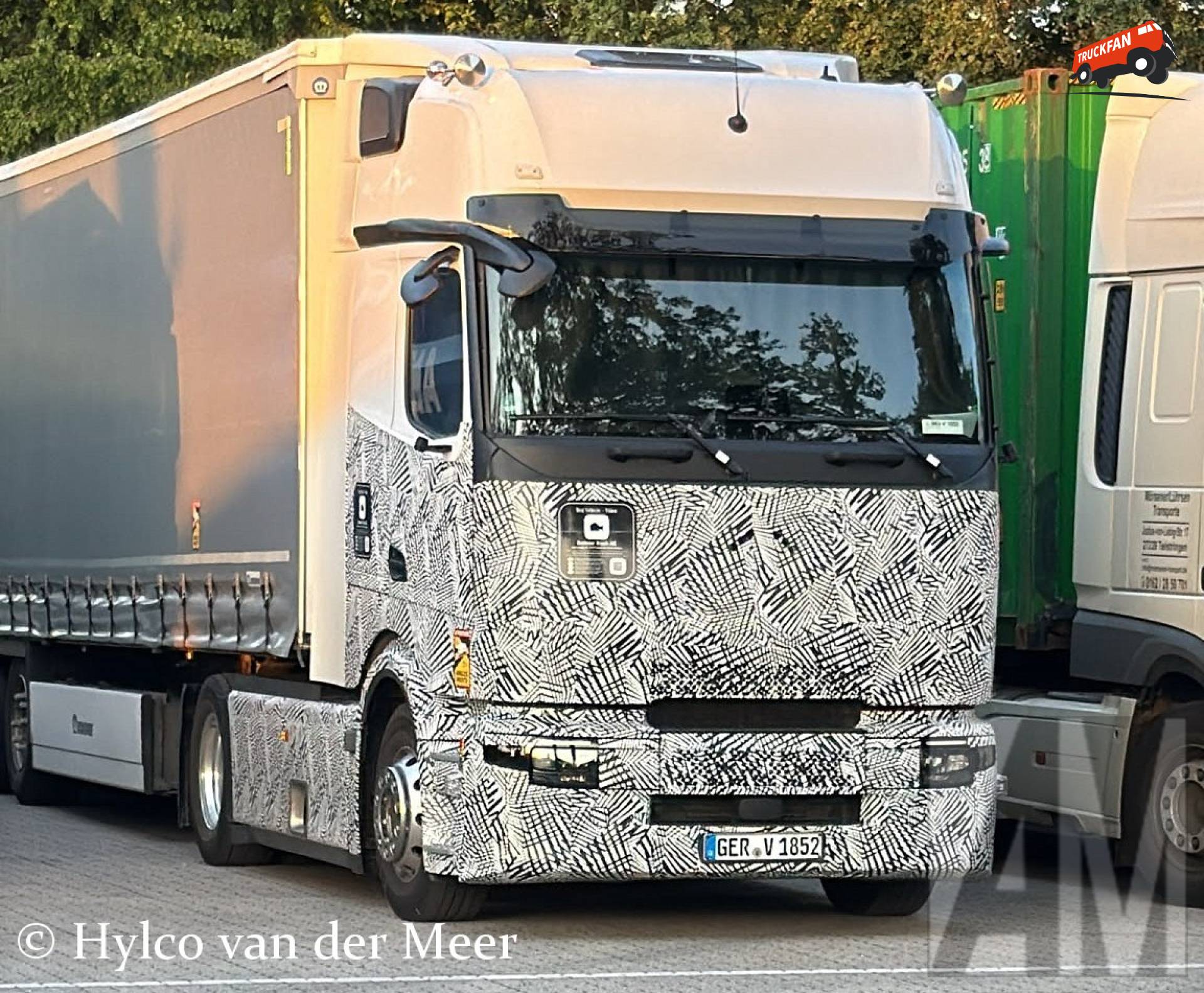 Mercedes-Benz Actros MP6 test truck with camouflage