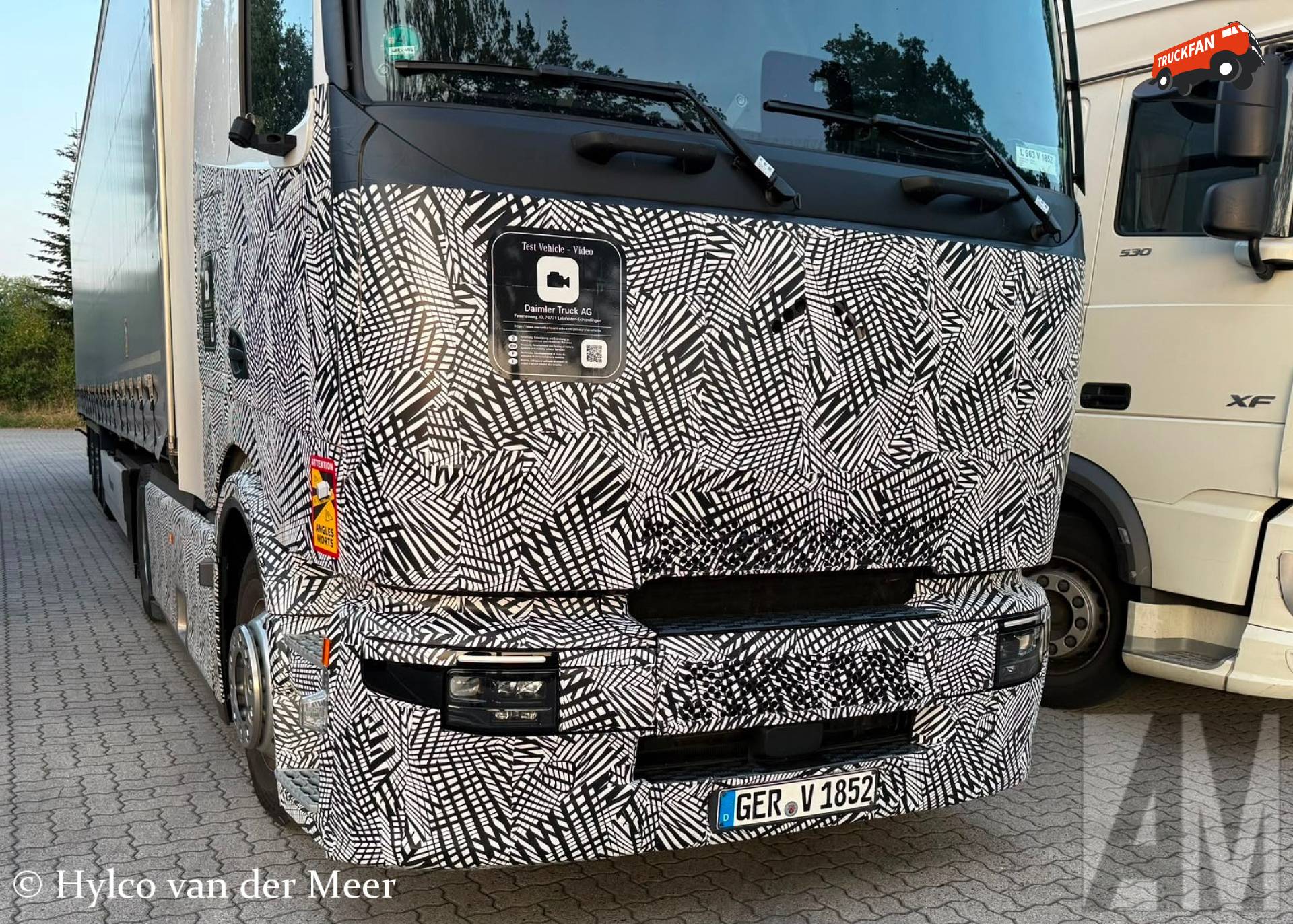 Mercedes-Benz Actros MP6 test truck with camouflage