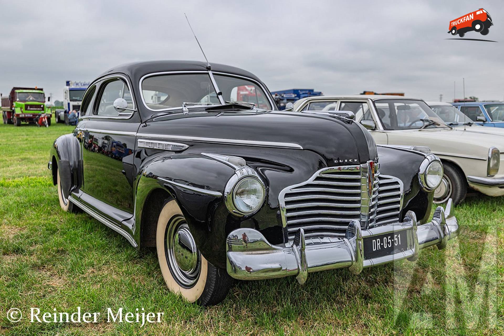 Buick Eight Special uit 1941 bij Oldtimerdei Nijlân