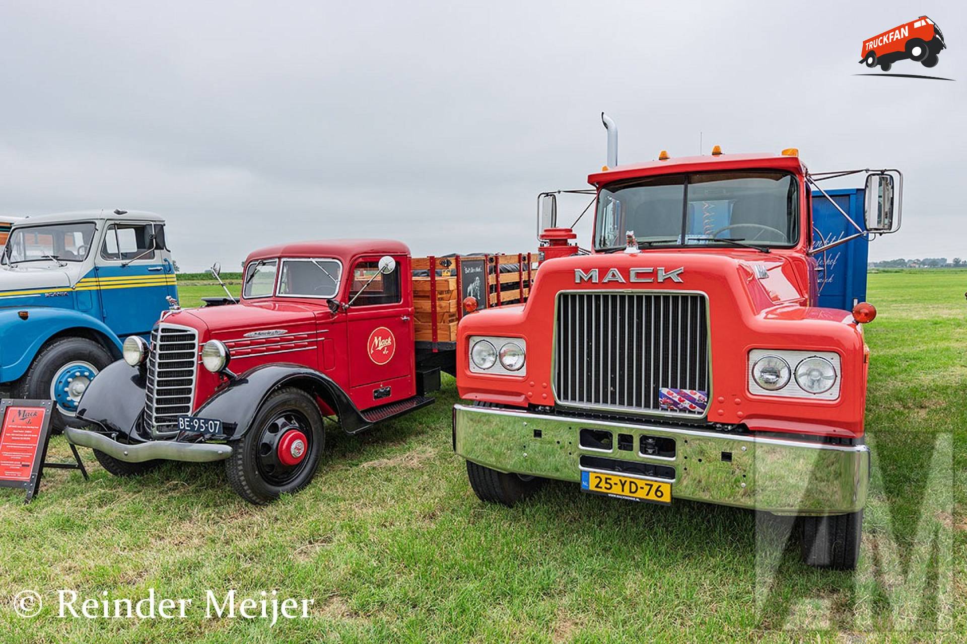 Meerdere Mack trucks bij Oldtimerdei Nijlân