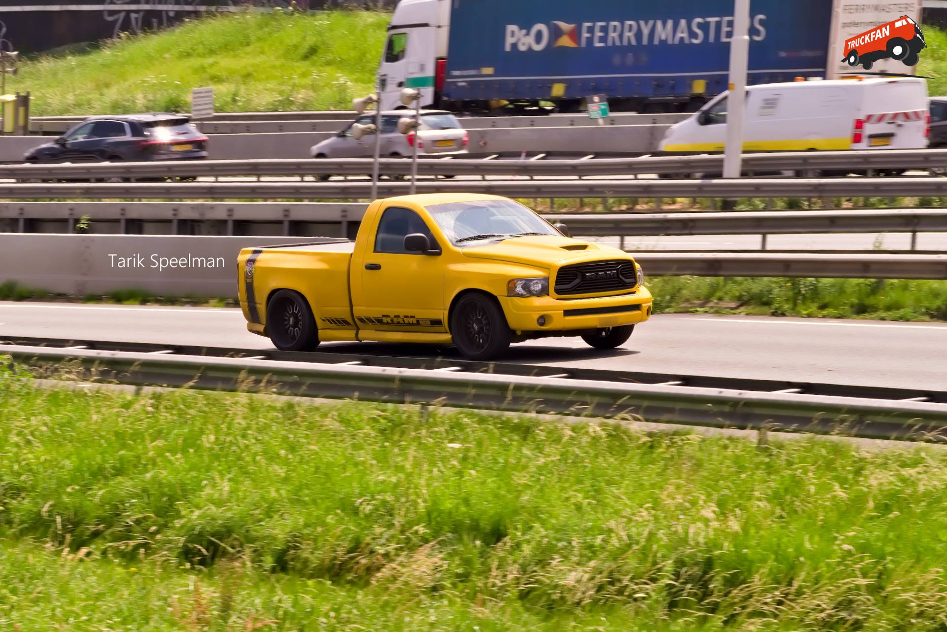 Dodge Ram 1500 personenvervoer op A16
