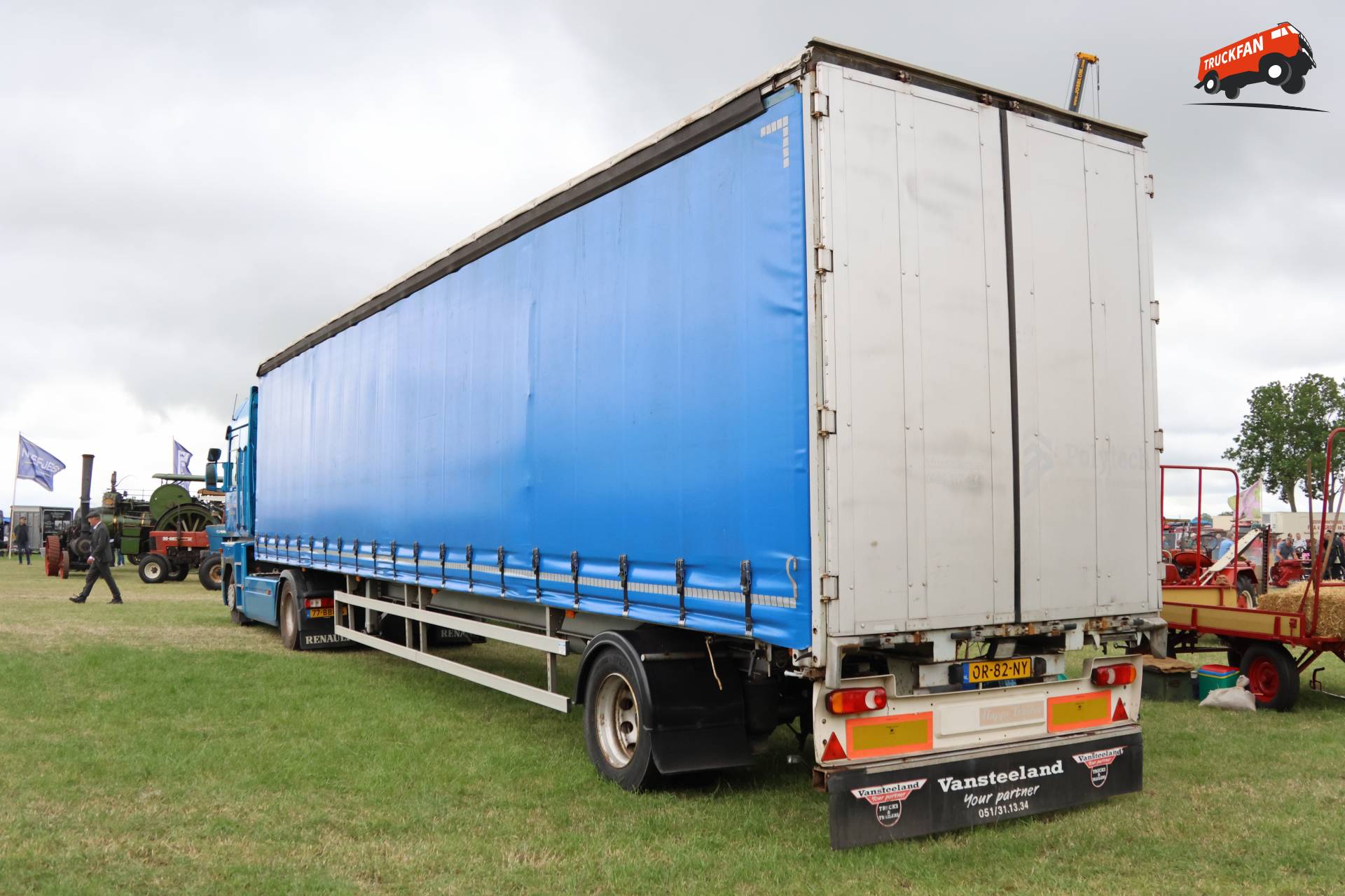 Happy Trailer oplegger bij historisch festival in Hensbroek