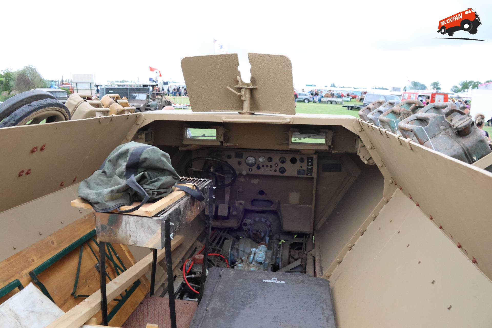 Tatra OT-810 op historisch festival in Hensbroek