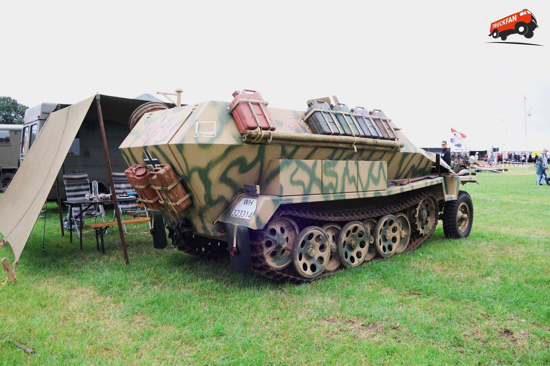 Tatra OT-810 op historisch festival in Hensbroek