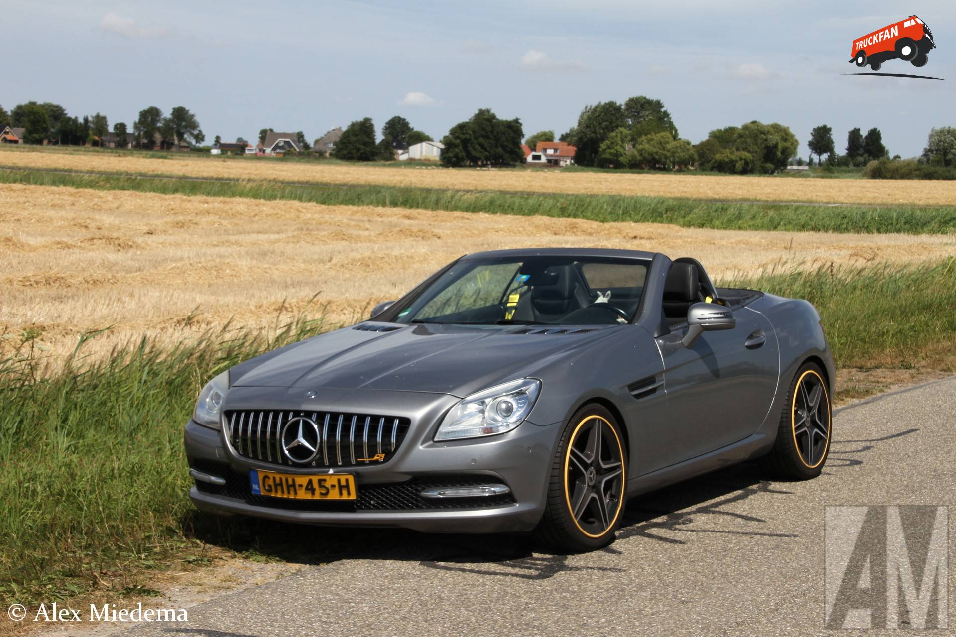 Mercedes-Benz SLK 200K R172 in Minnertsga