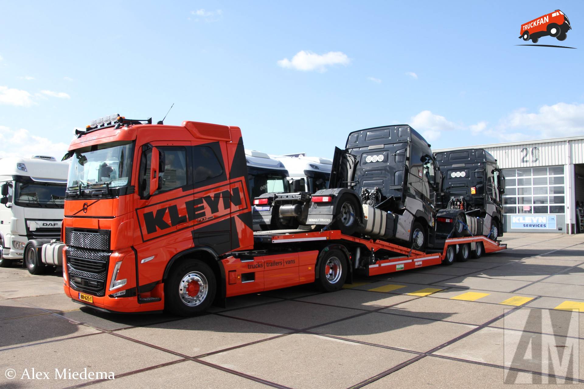 Volvo FH 500 en Renault T-serie trucks bij Kleyn Group